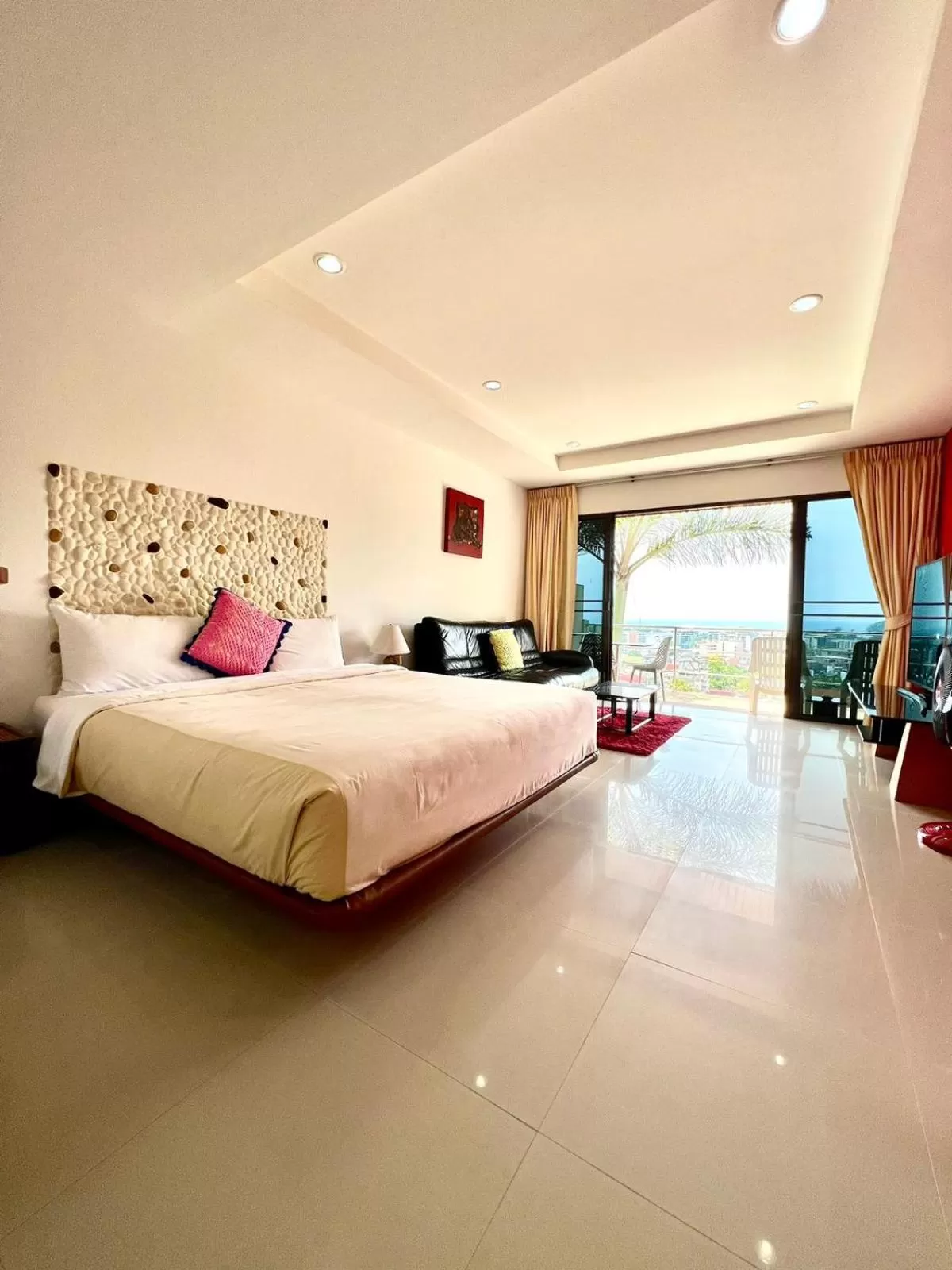 Bed in Mountain Seaview Luxury Apartments