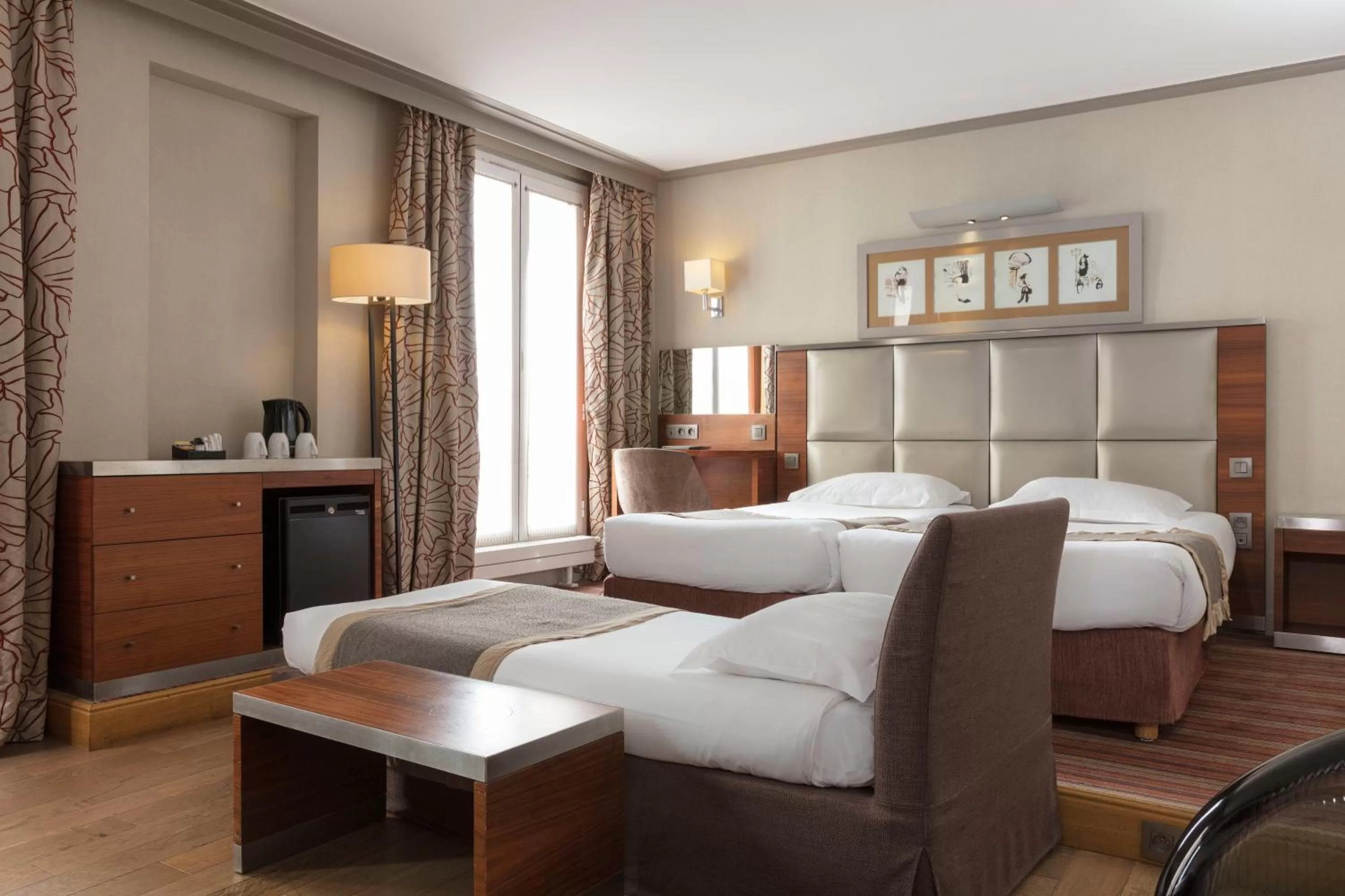 Bedroom, Bed in Hotel Berne Opera