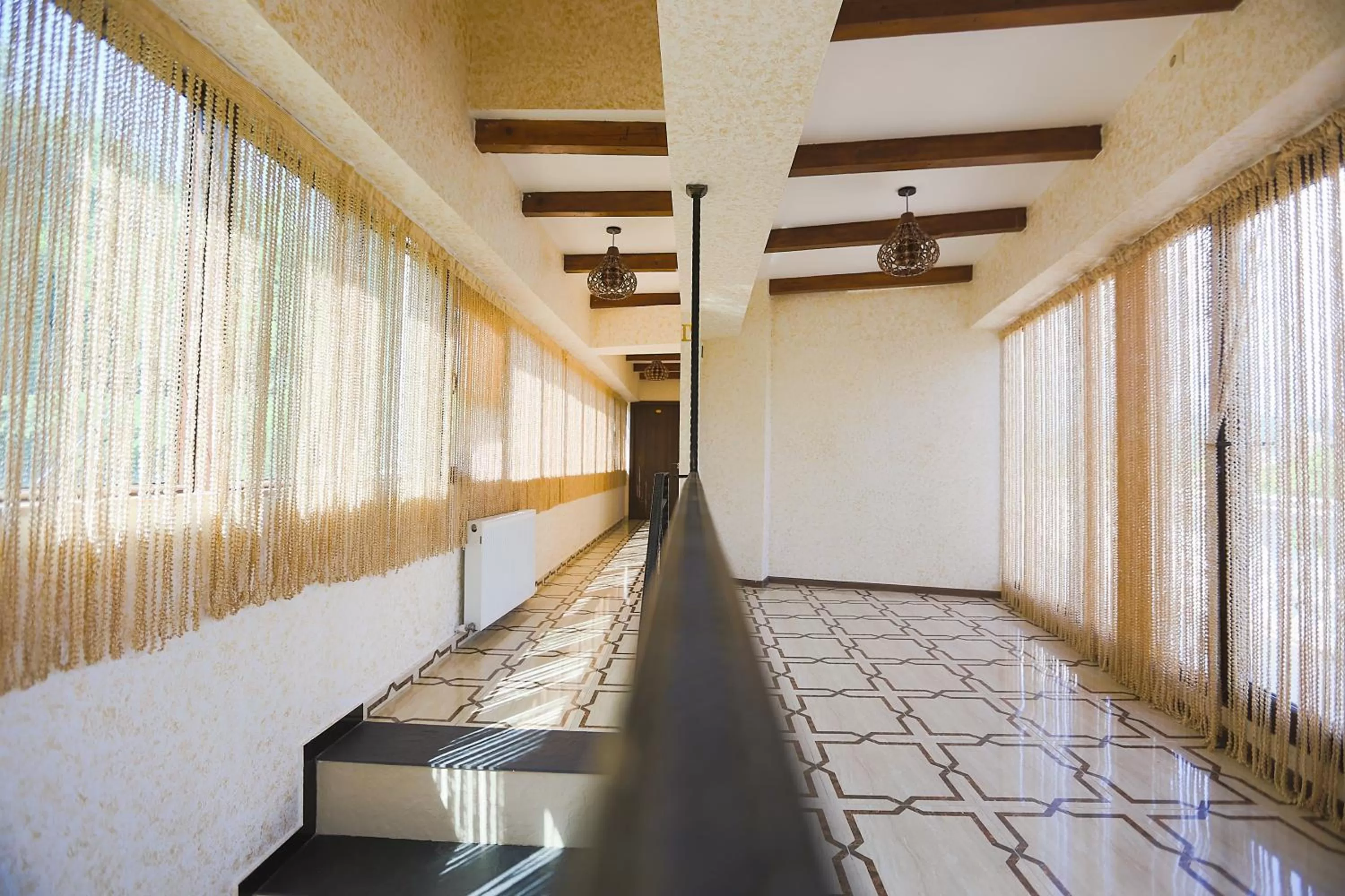 Floor plan, Bed in Hotel Traveler