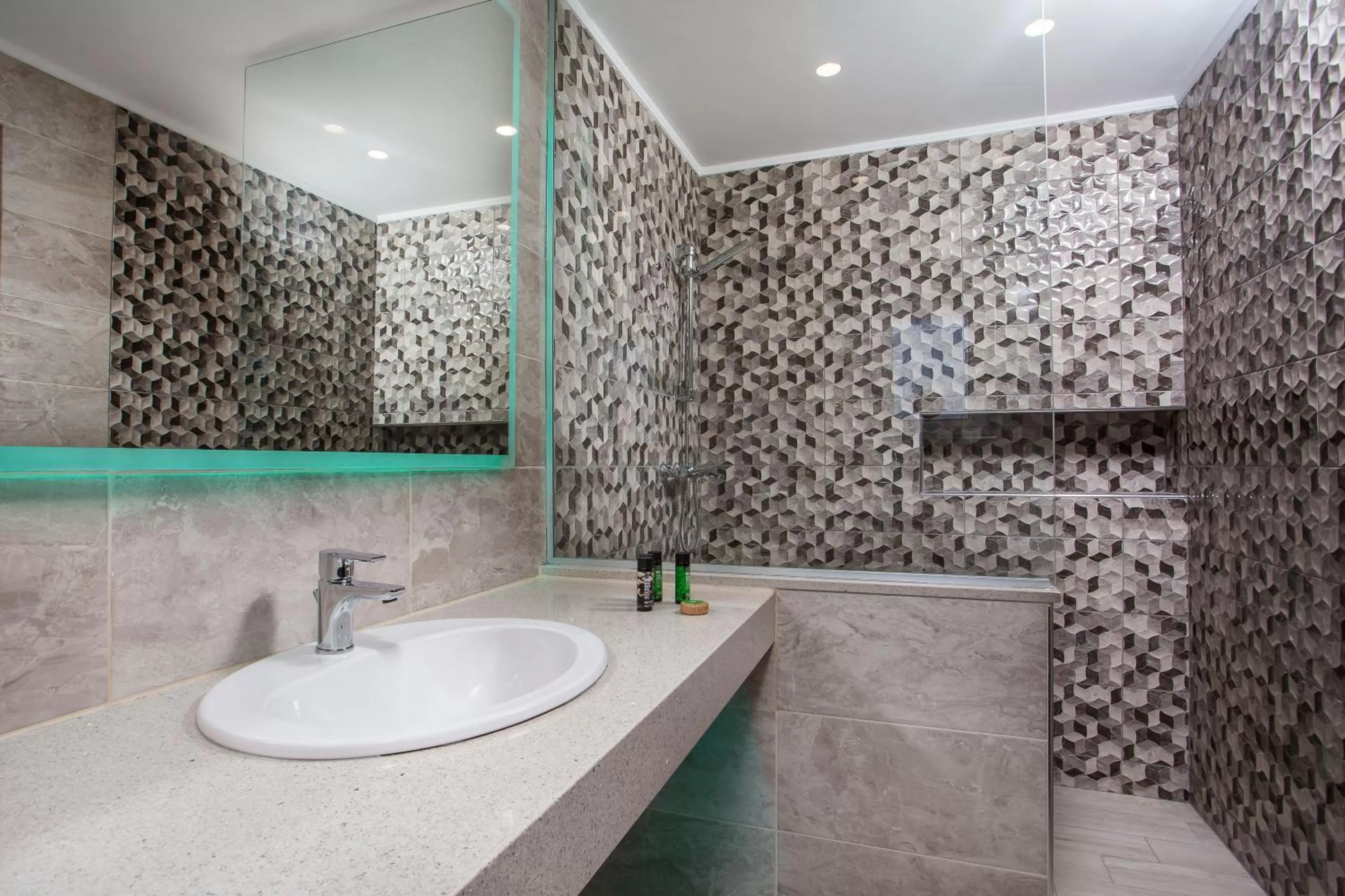 Bathroom in Platoni Elite