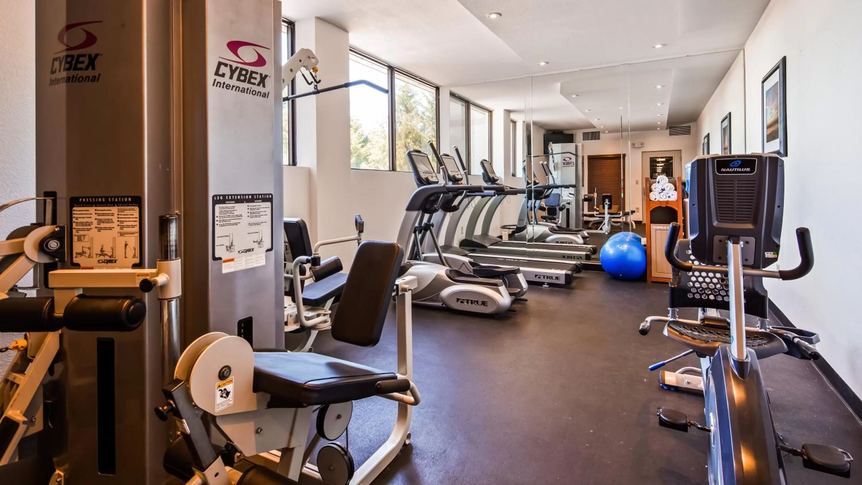 Fitness centre/facilities in Best Western Plus Agate Beach Inn