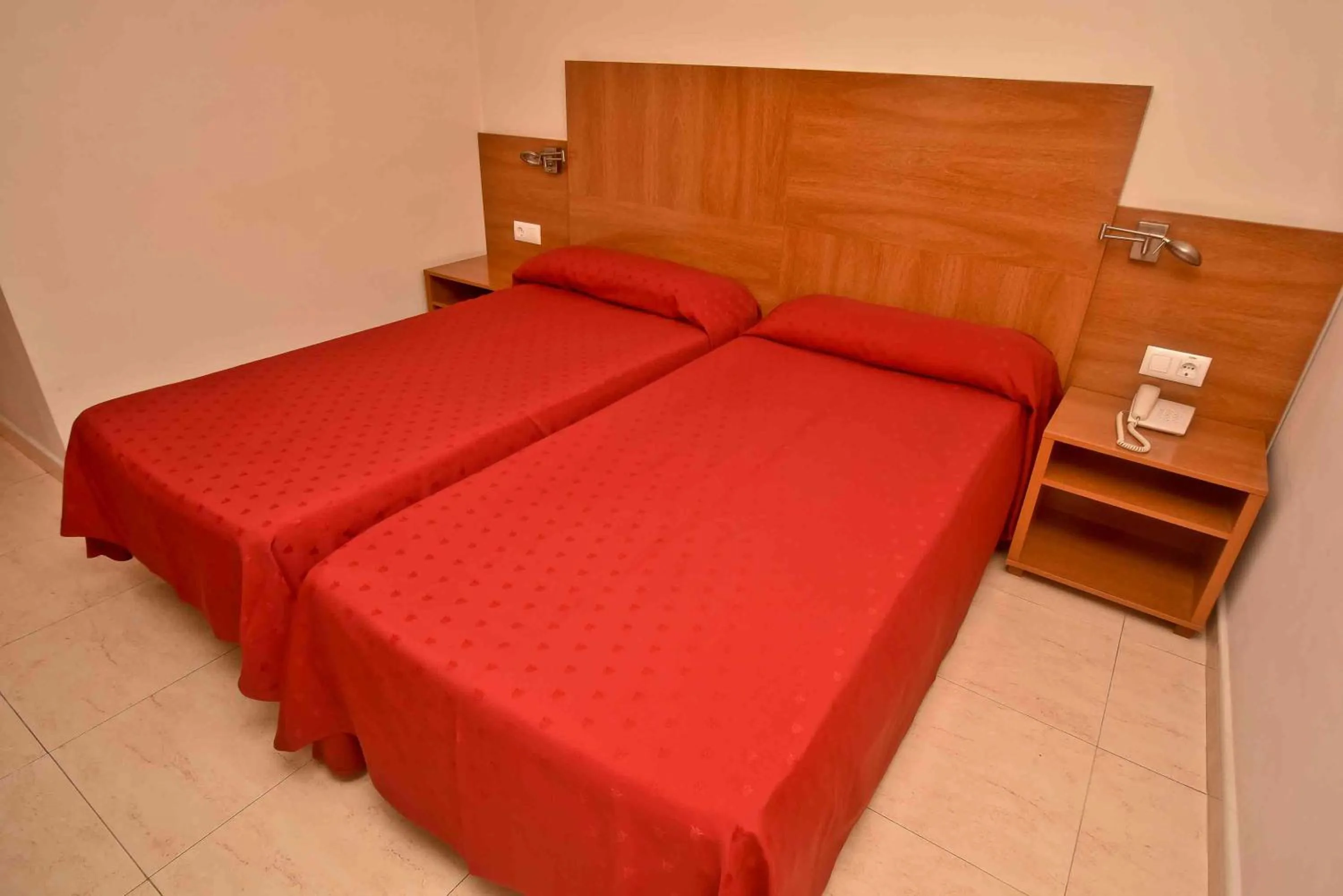 Bedroom, Bed in Hotel Adsubia