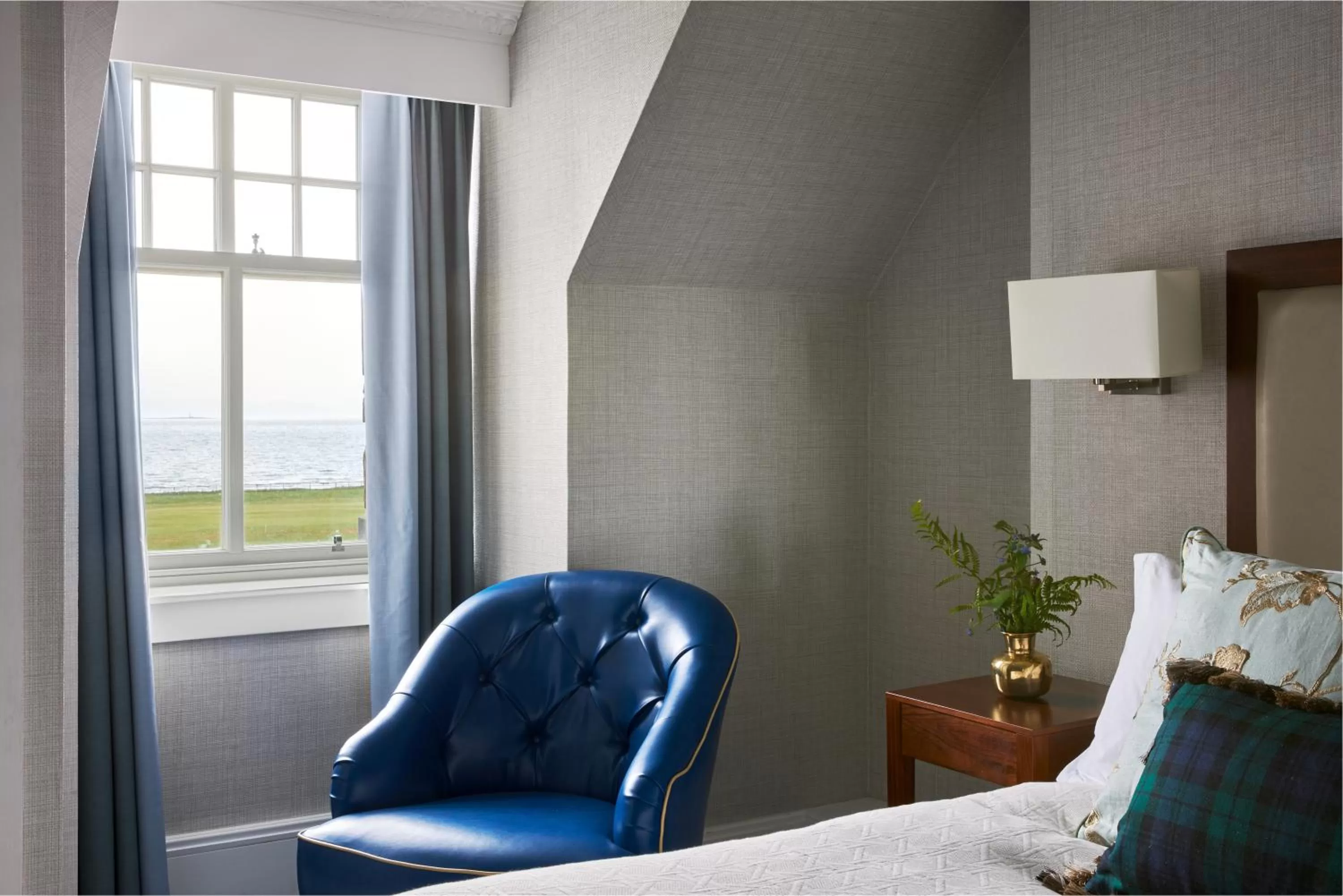 Seating area, Bed in Marine Troon