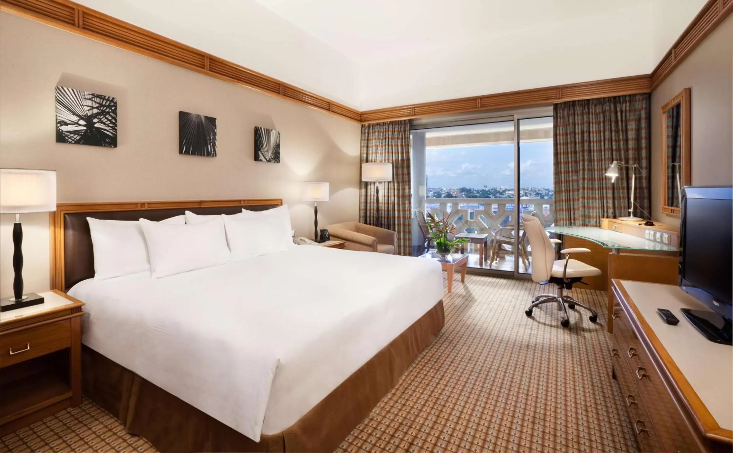 Executive Queen Room in Hilton Yaounde Executive Queen Room in Hilton Yaounde