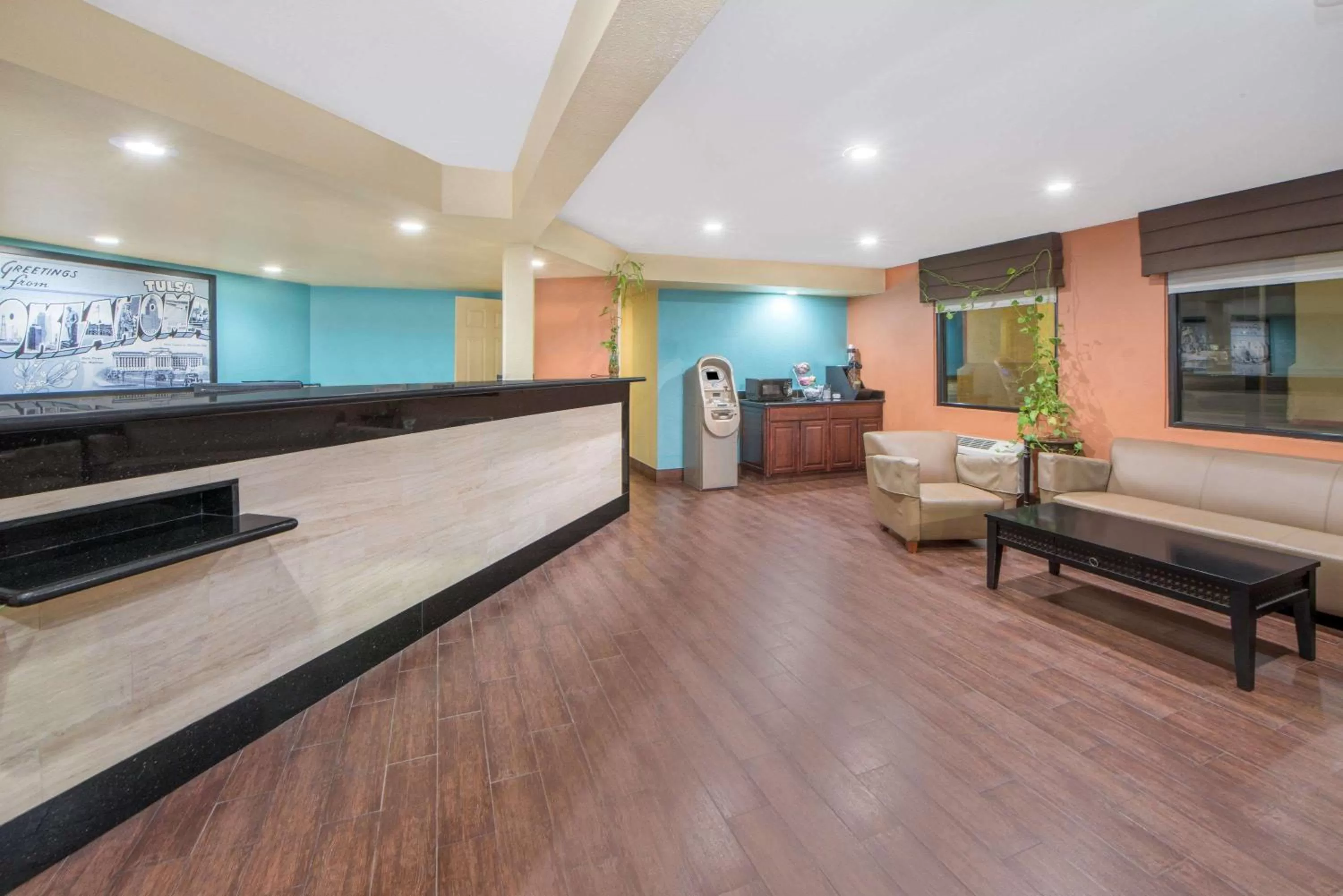 Lobby or reception in Super 8 by Wyndham Tulsa - Route 66