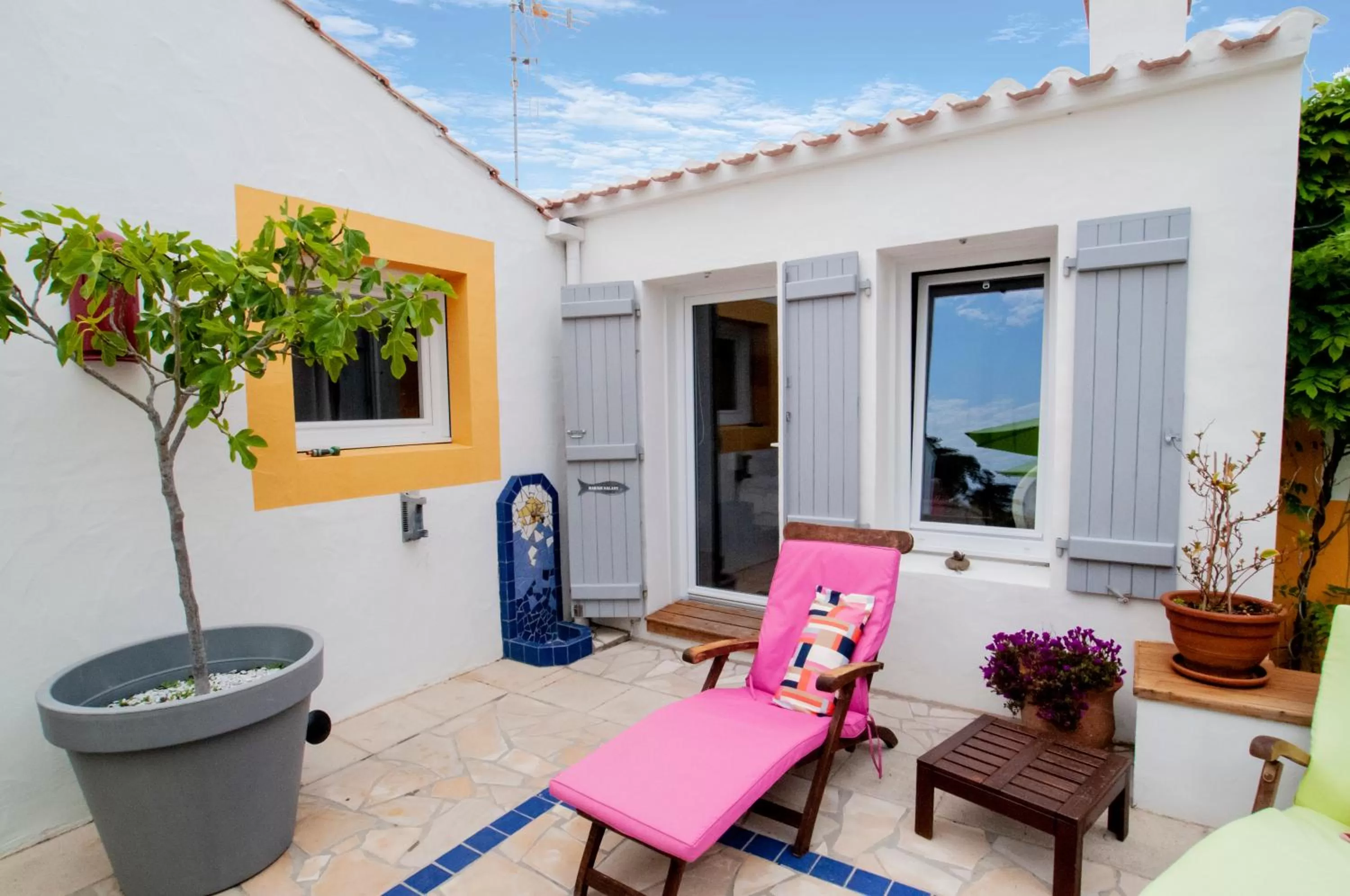 Balcony/Terrace in Les Yeux Bleus Bed & Breakfast