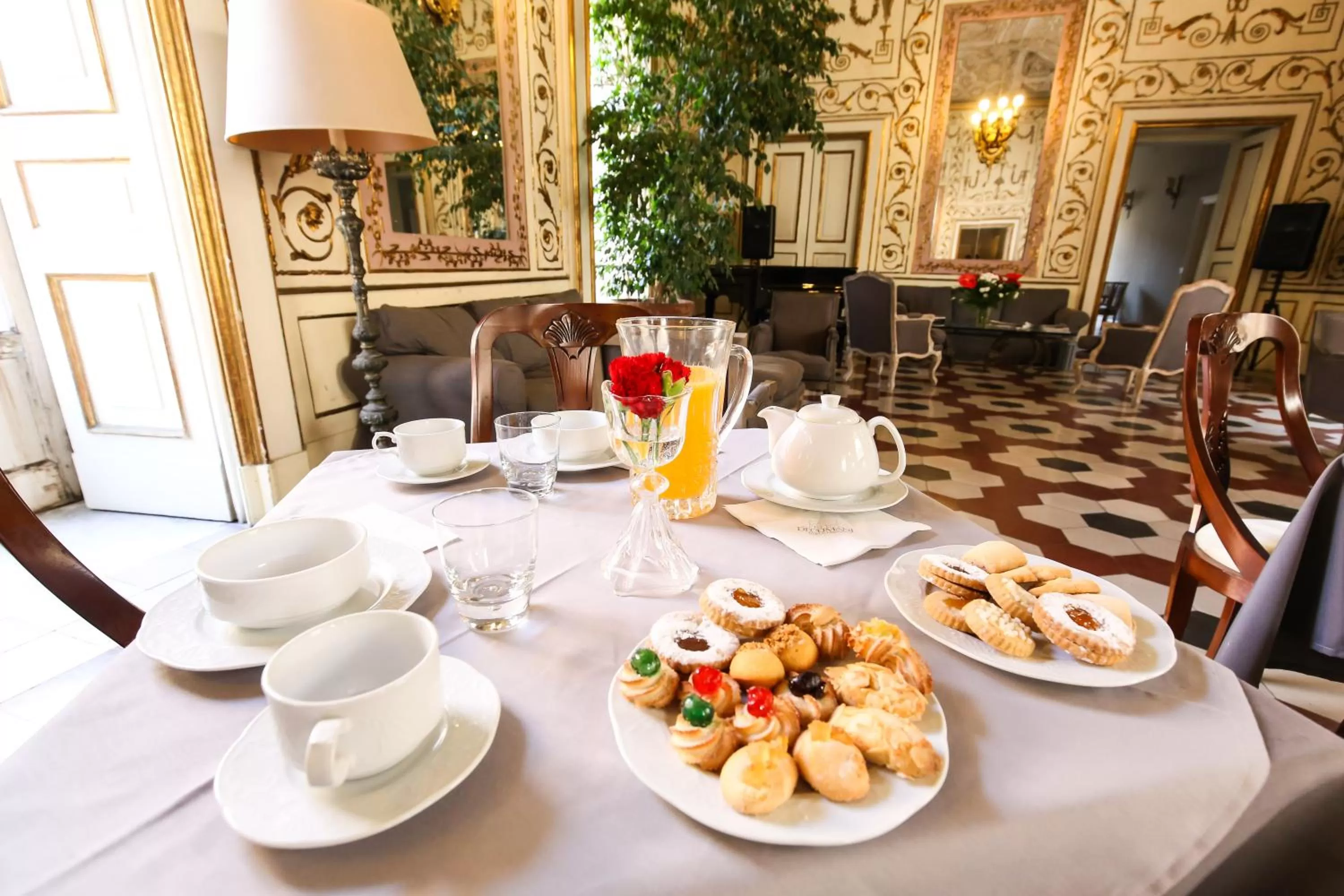 Restaurant/places to eat in Decumani Hotel De Charme