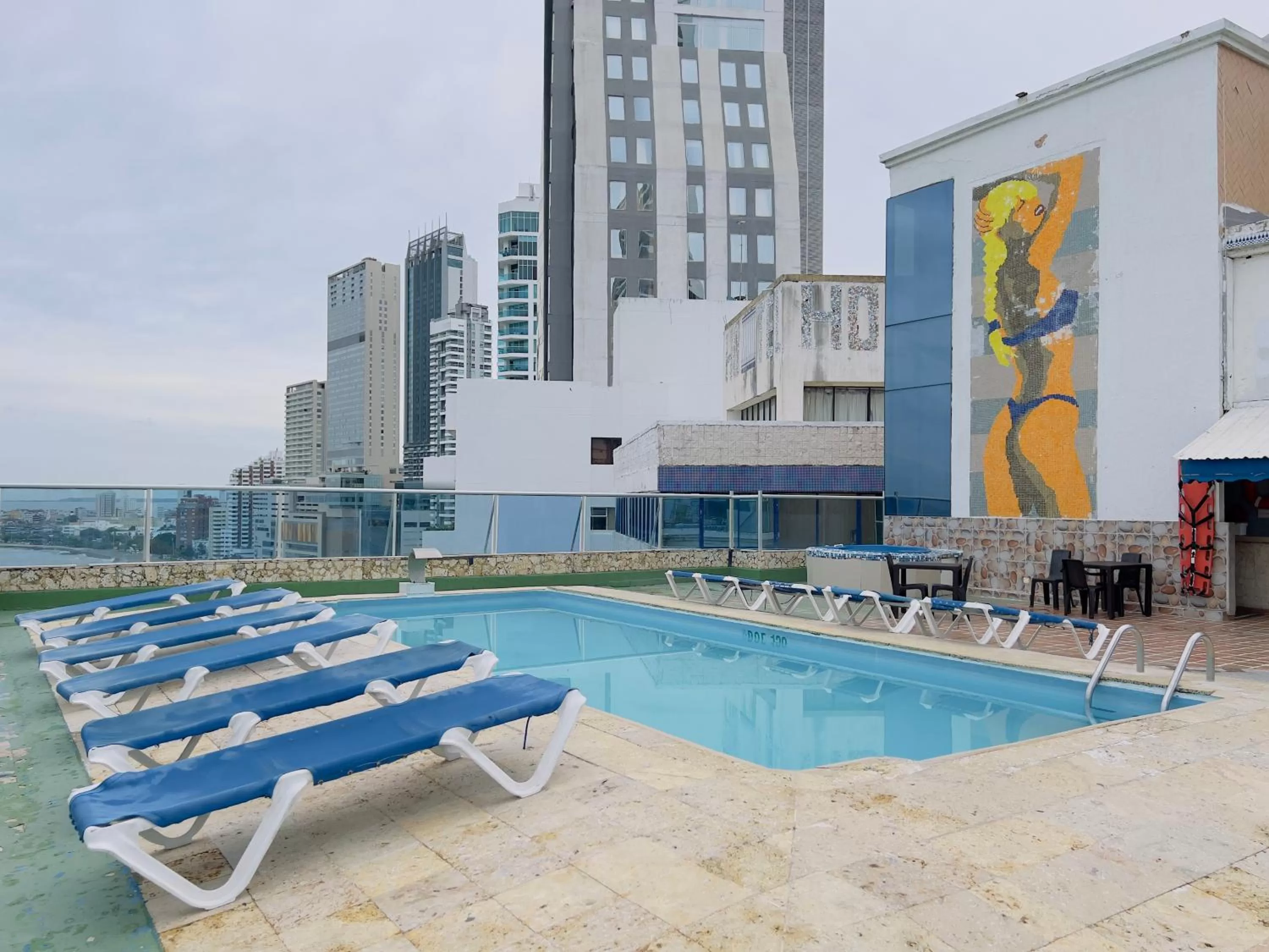 Swimming pool in Hotel Costa del Sol