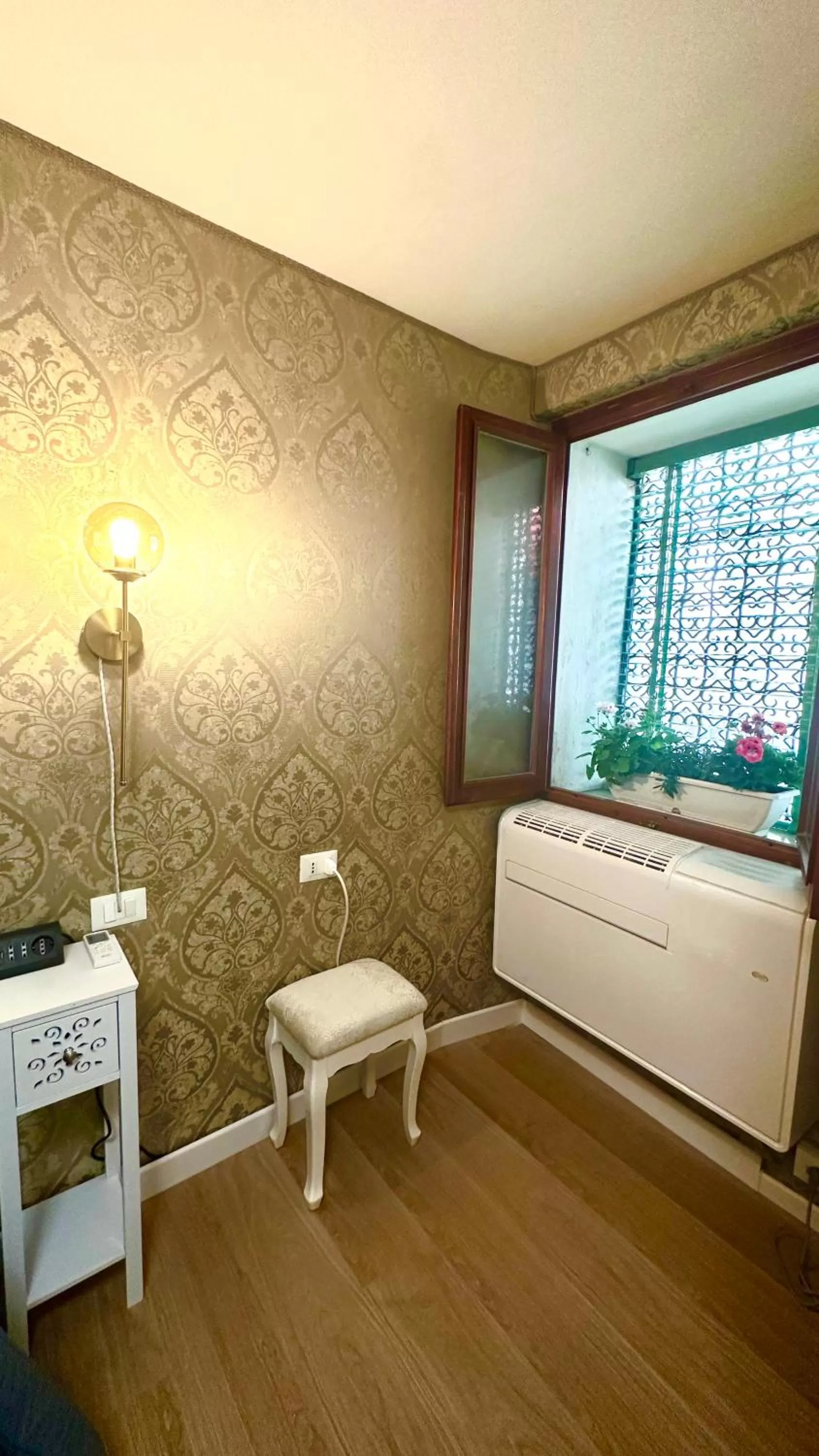 Decorative detail in Hotel Apostoli Garden