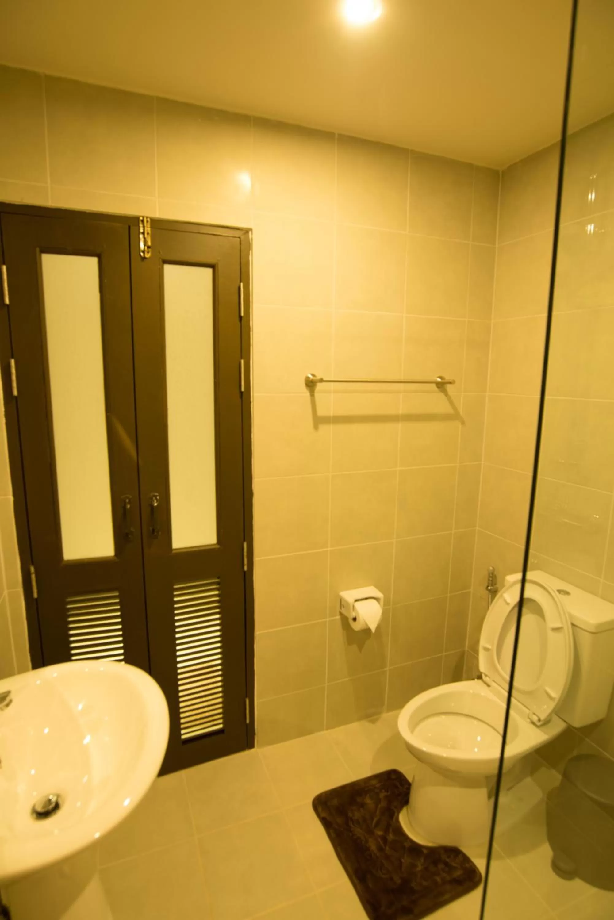 Shower in Sri Ngachang