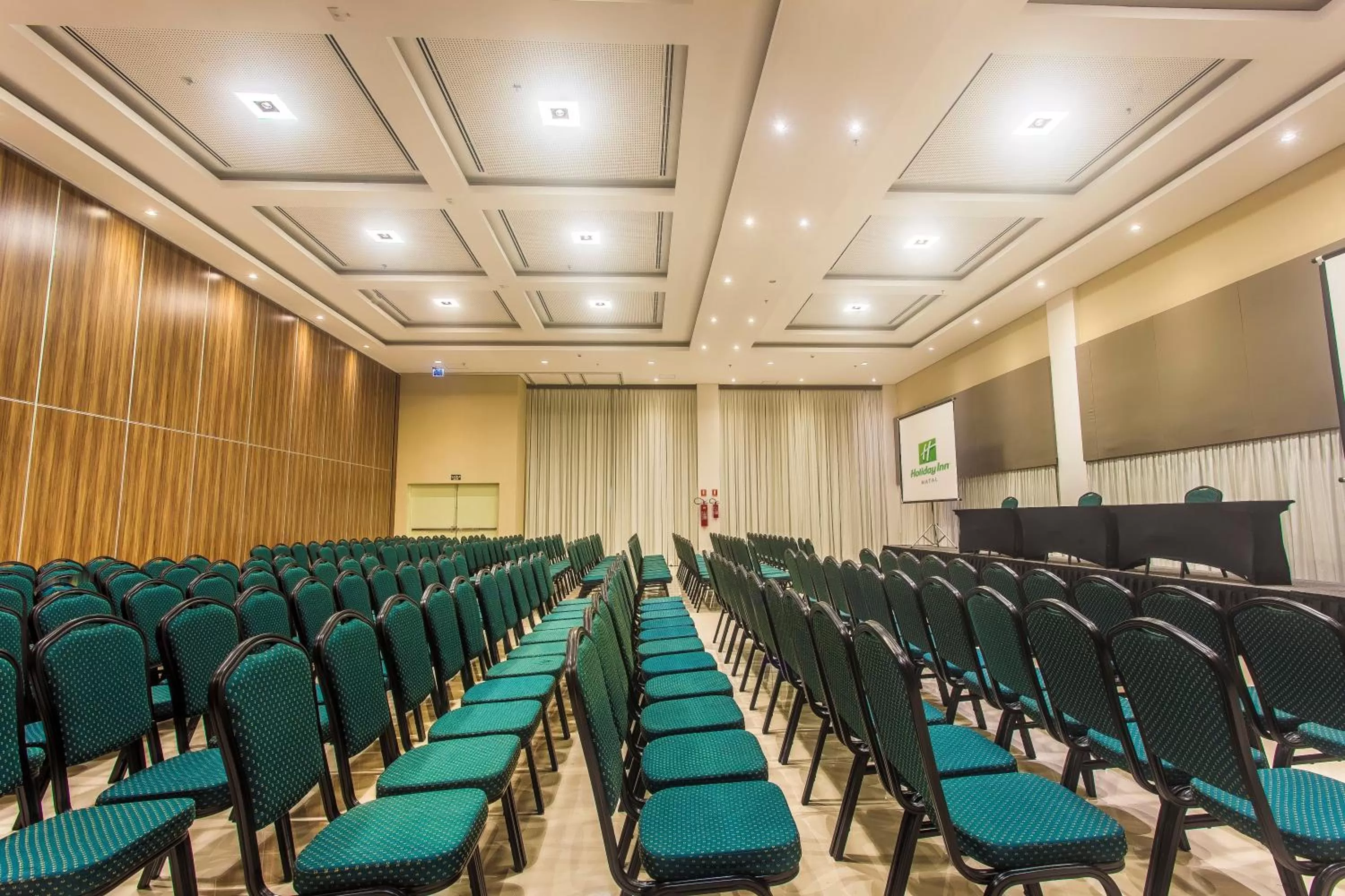 Meeting/conference room in Holiday Inn Natal, an IHG Hotel