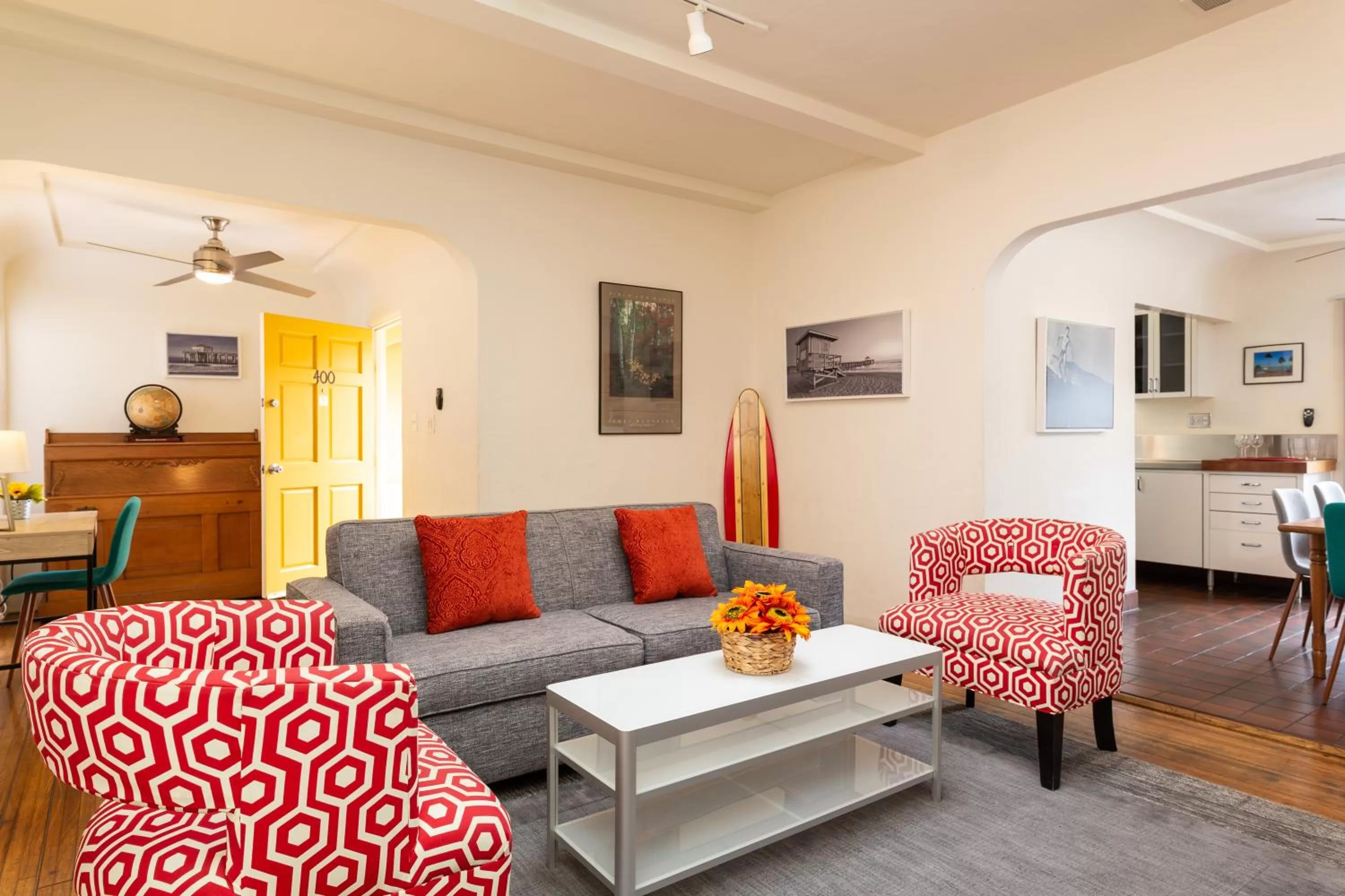 Living room in The Sea View Inn At The Beach
