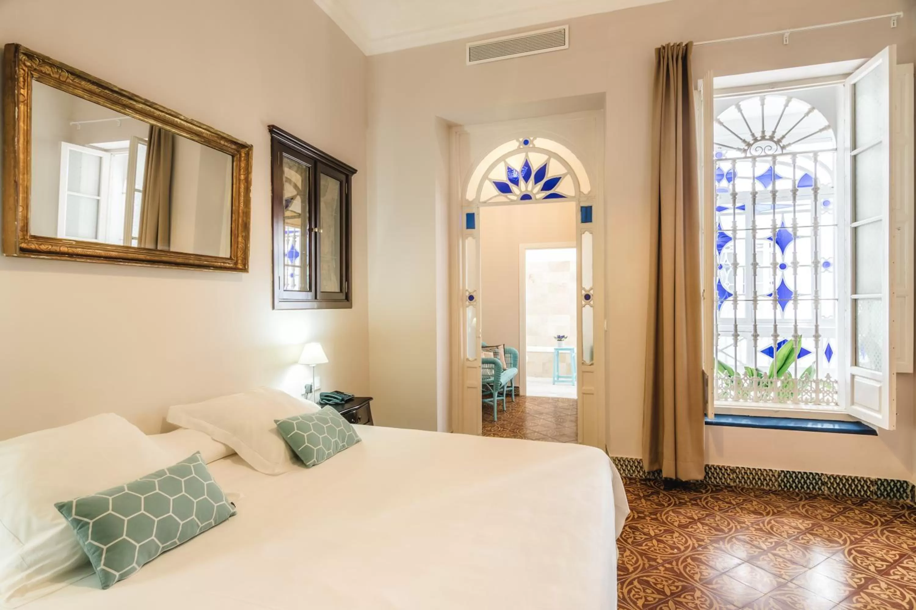 Day, Bed in Hotel Boutique Casa de Colón