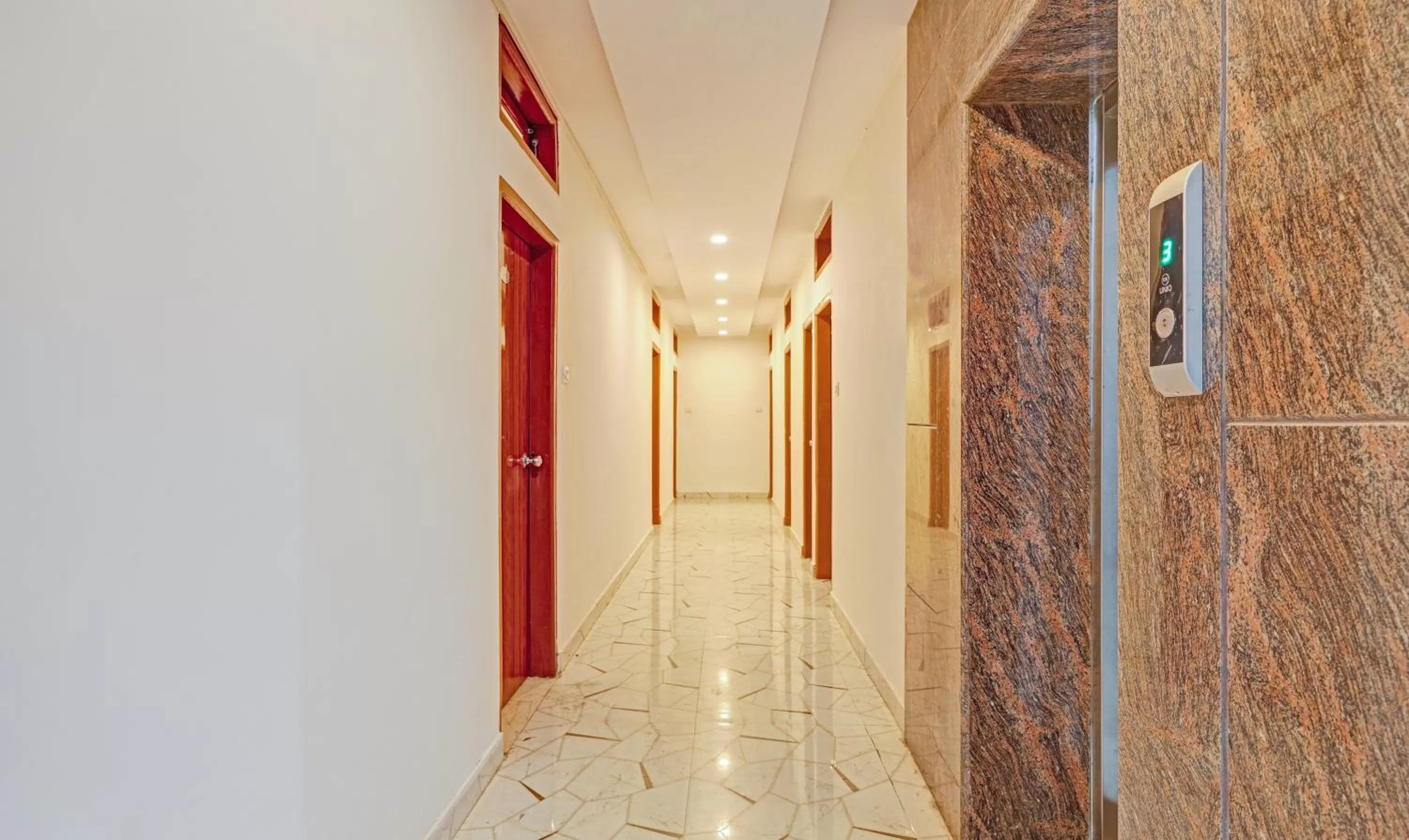 elevator in Treebo Silver Stallion