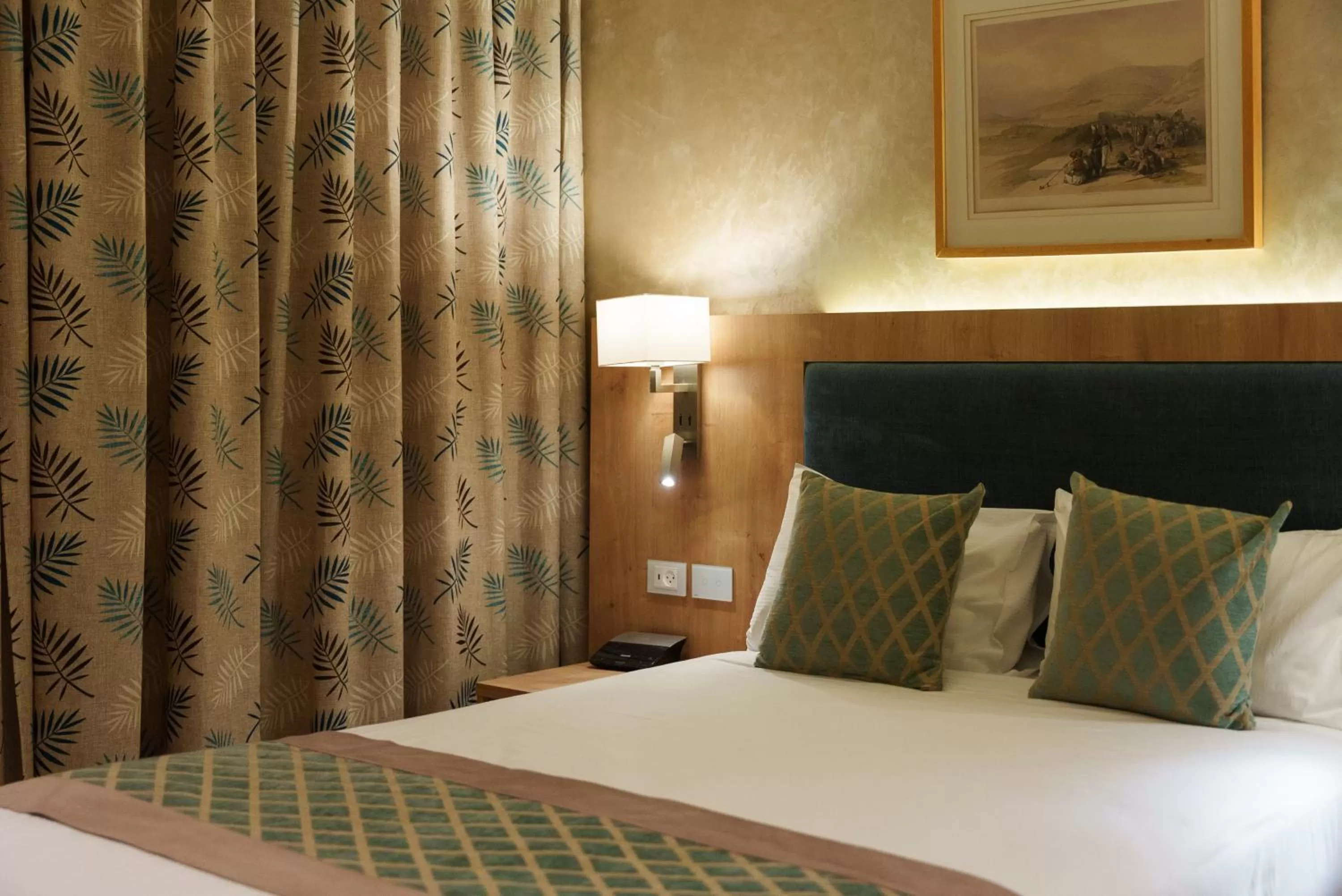 Bed in Ambassador Boutique Hotel - Jerusalem