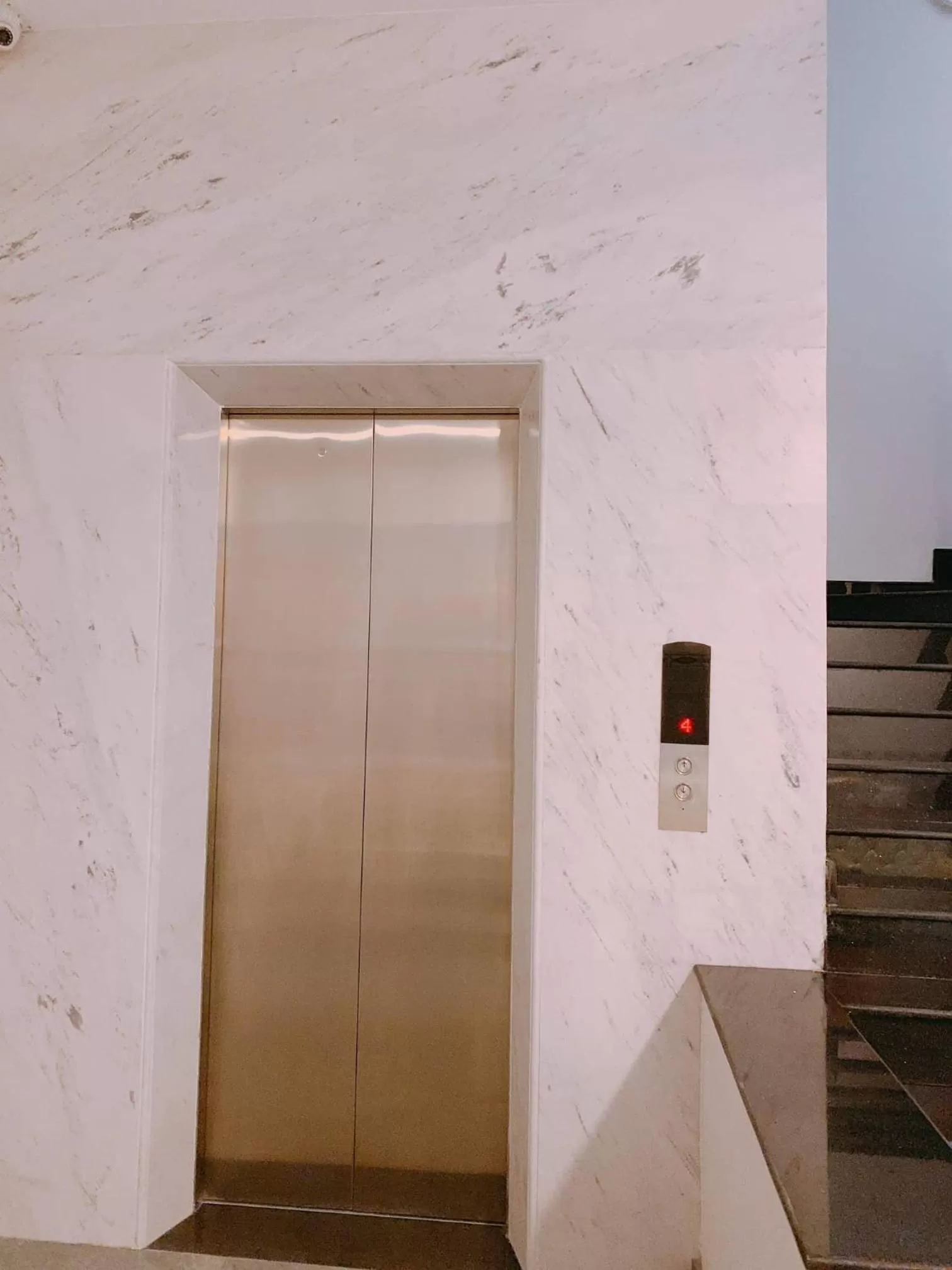 Facade/entrance in Royal Hotel