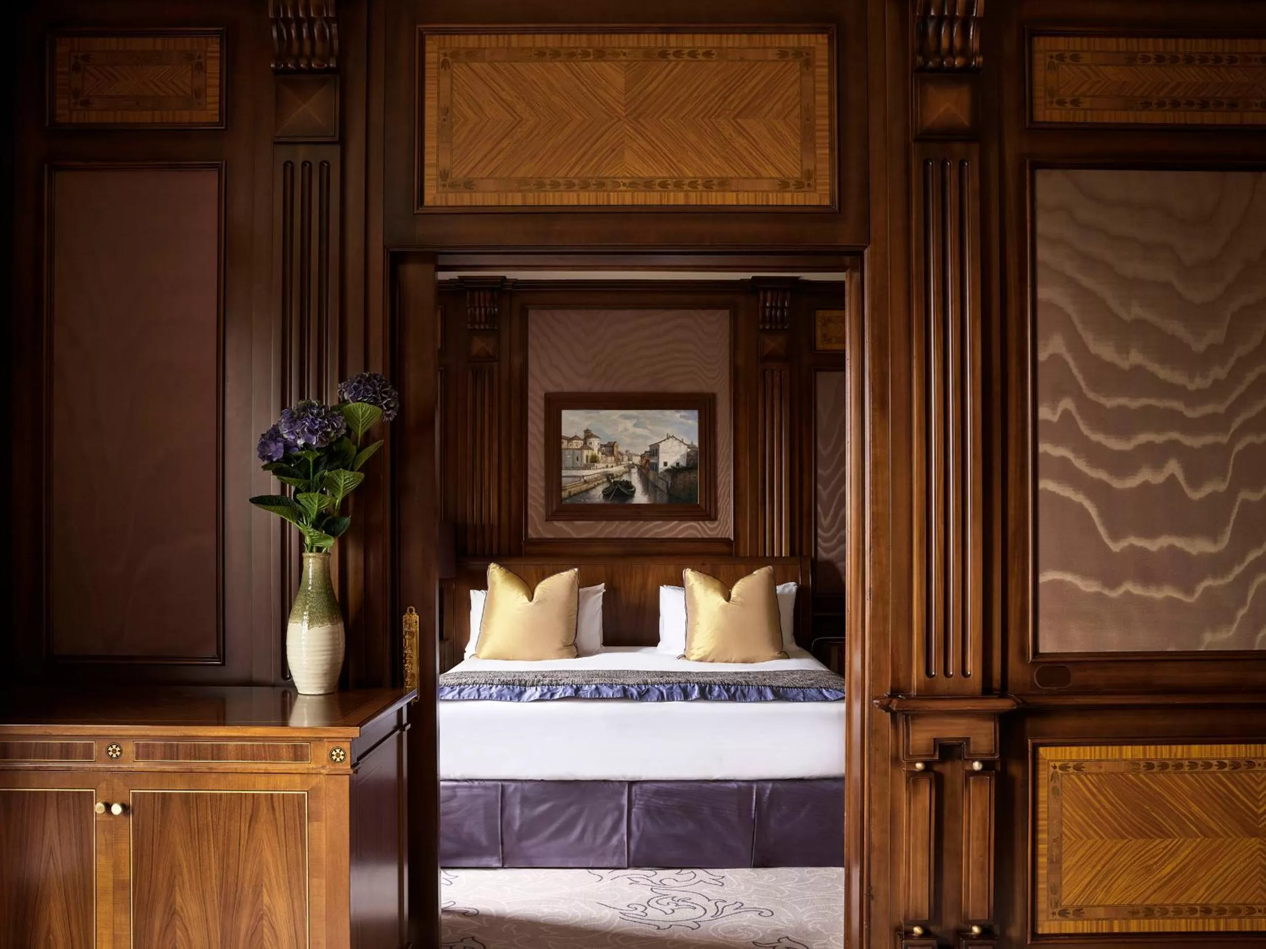 Bed in Hotel Principe Di Savoia - Dorchester Collection