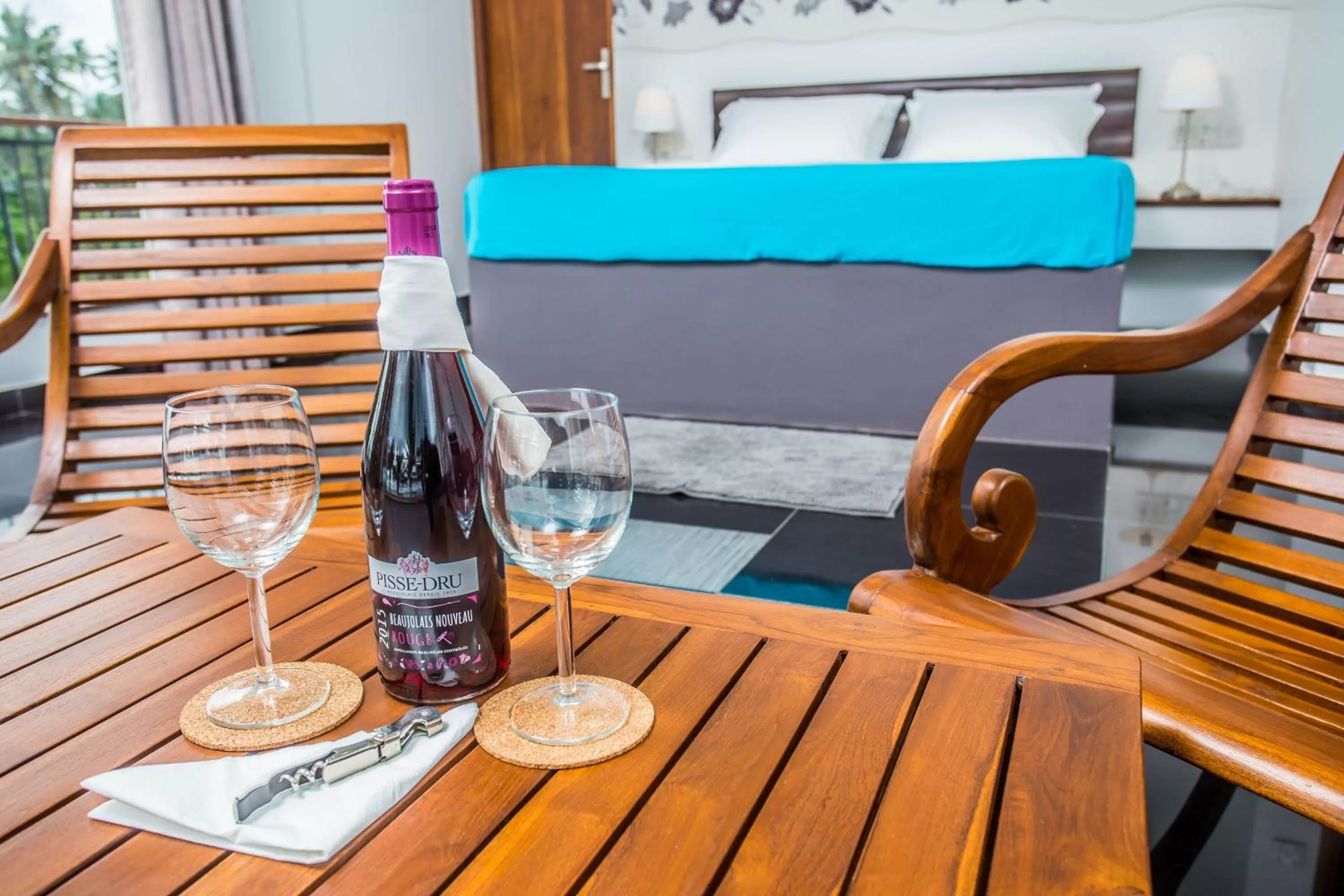 Alcoholic drinks in LakRaj Heritage