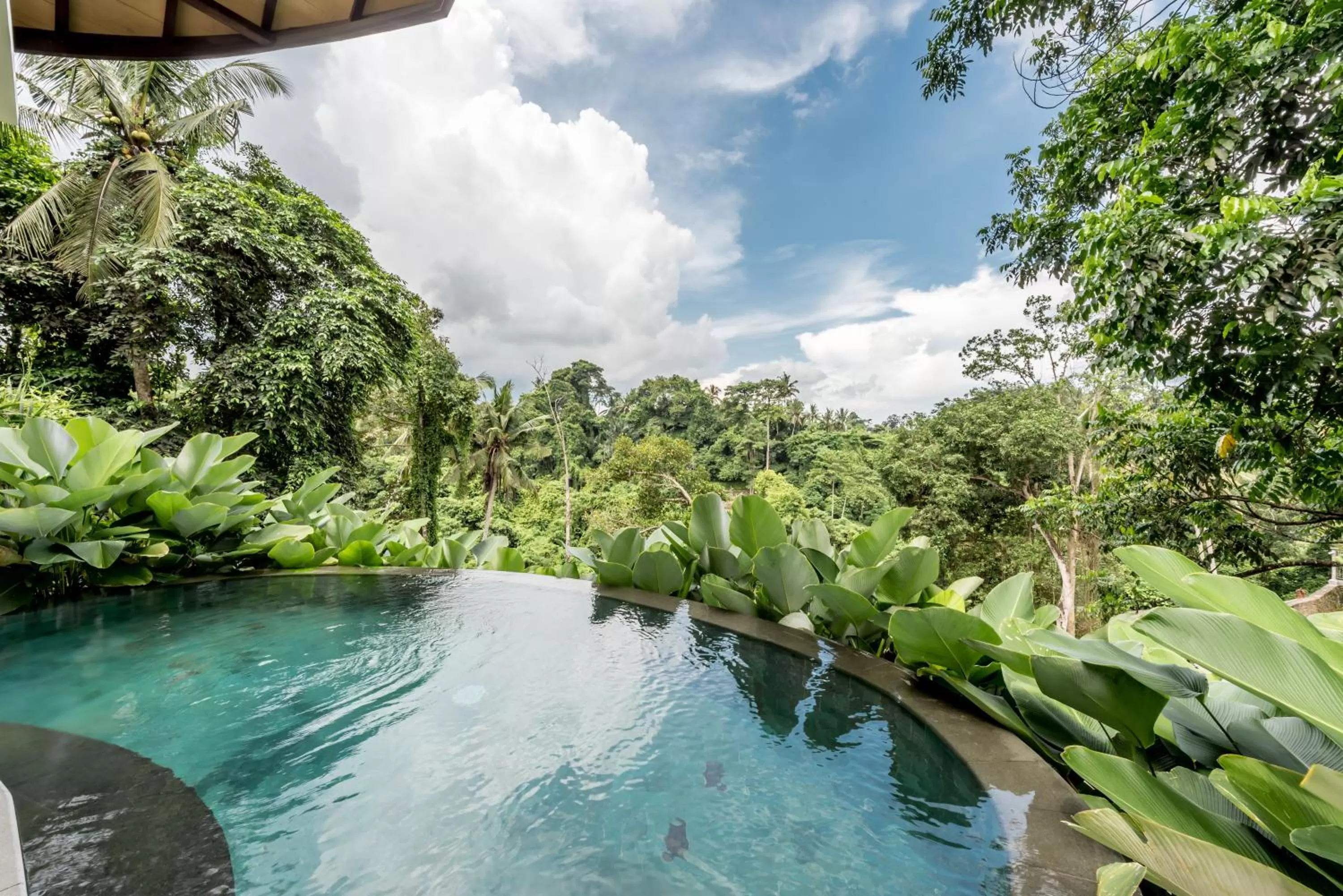 Inner courtyard view in tanadewa Resort Ubud Bali by Cross Collection