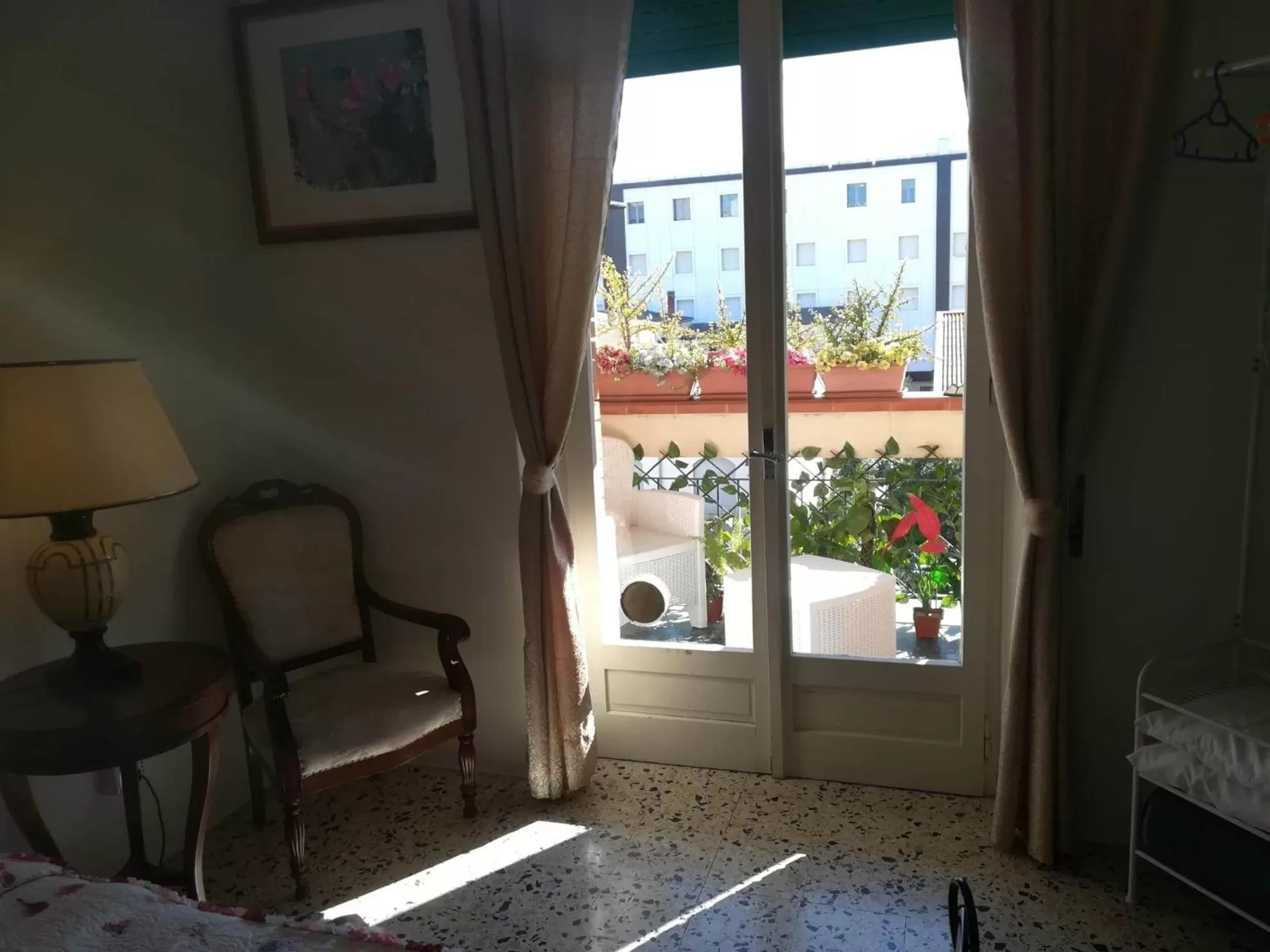 Photo of the whole room, Bed in Domus Aurea