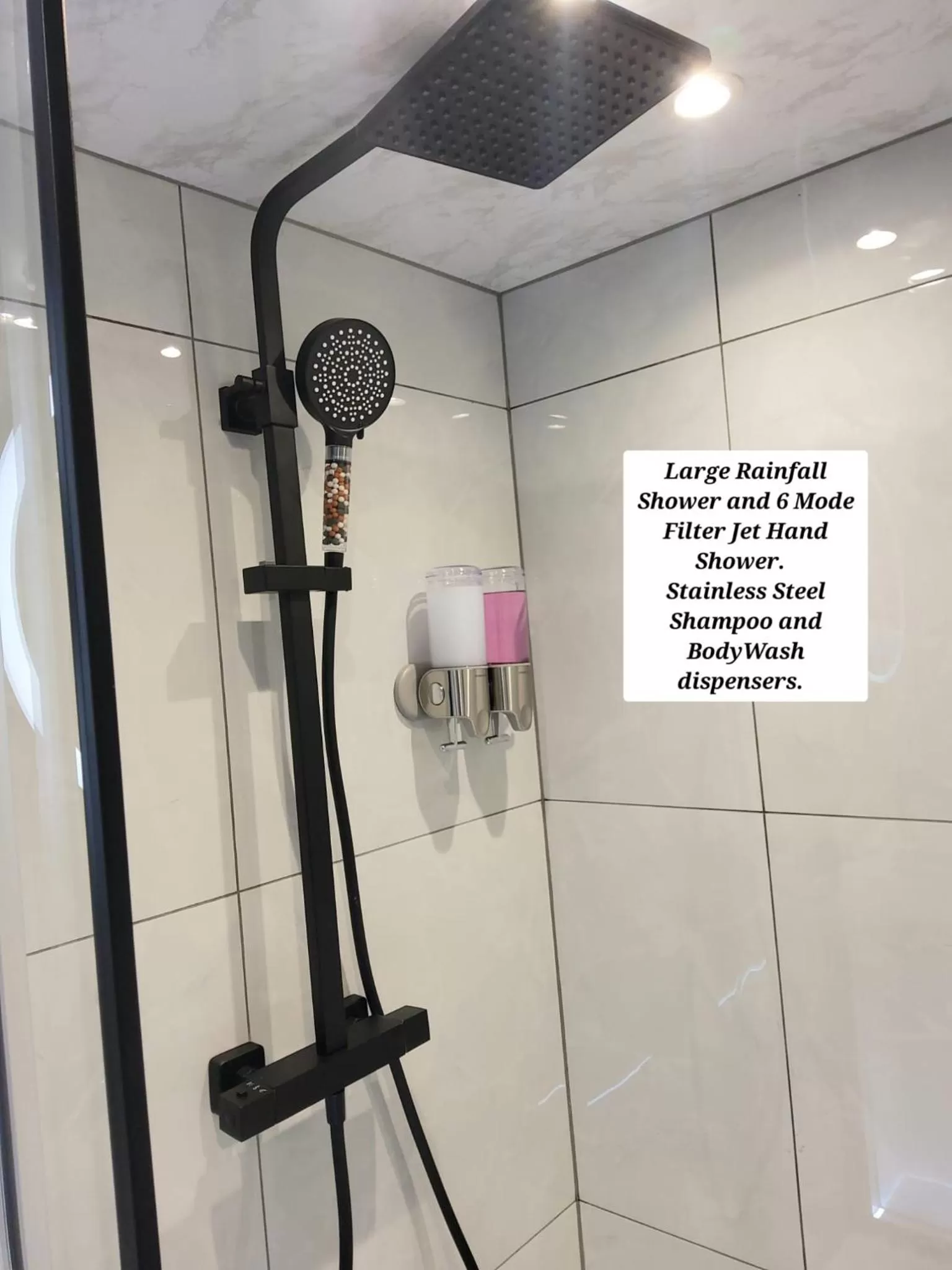 Shower, Bathroom in Double Bedroom w Ensuite Bathroom Near Grand Union Canal for Family and Friends