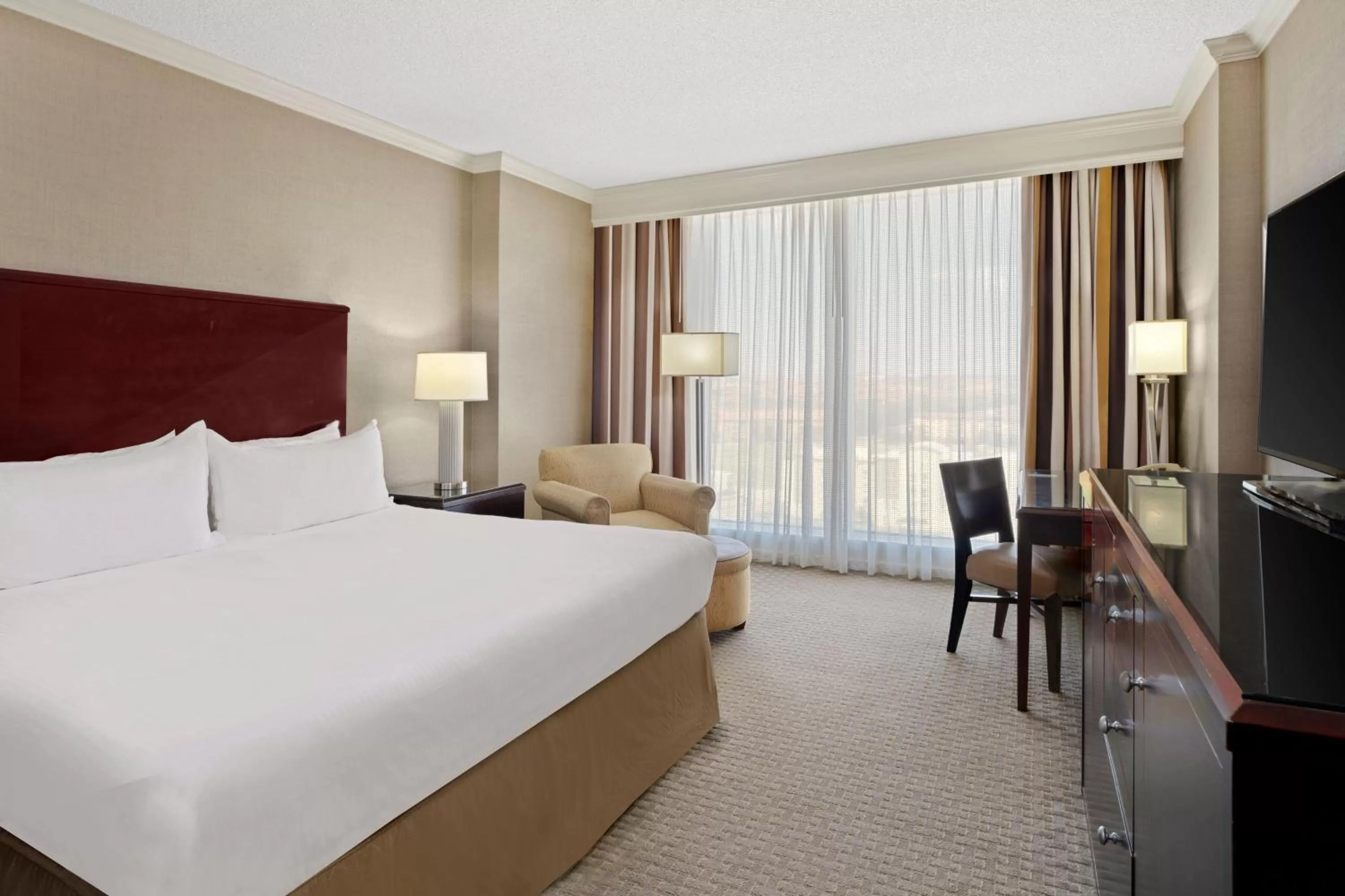 King Room - Upper Floor/Executive Level in Renaissance Dallas North Hotel