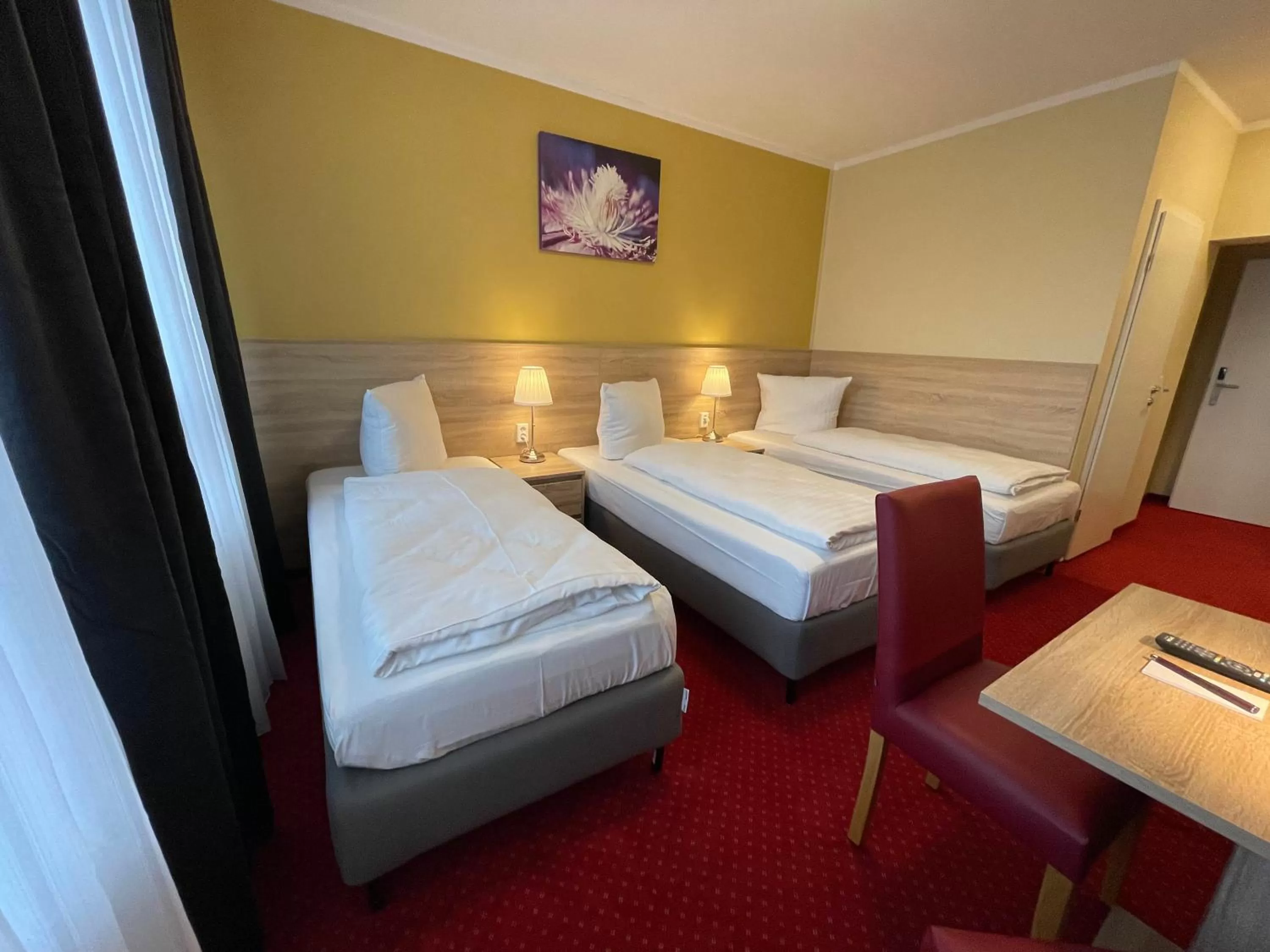 Photo of the whole room, Bed in Palm Premium Hotel & Apartments