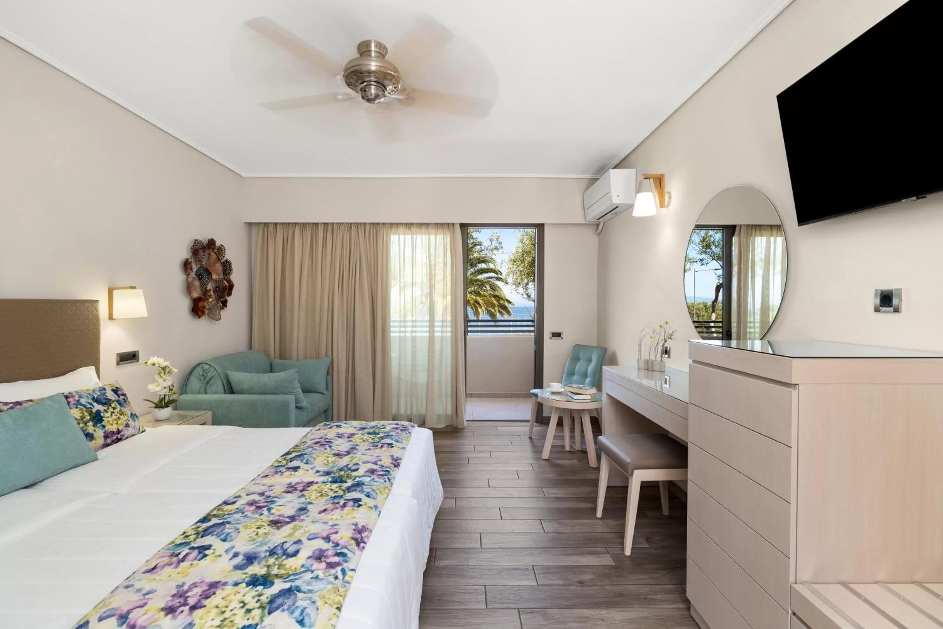 Photo of the whole room, Bed in Akti Taygetos - Conference Resort