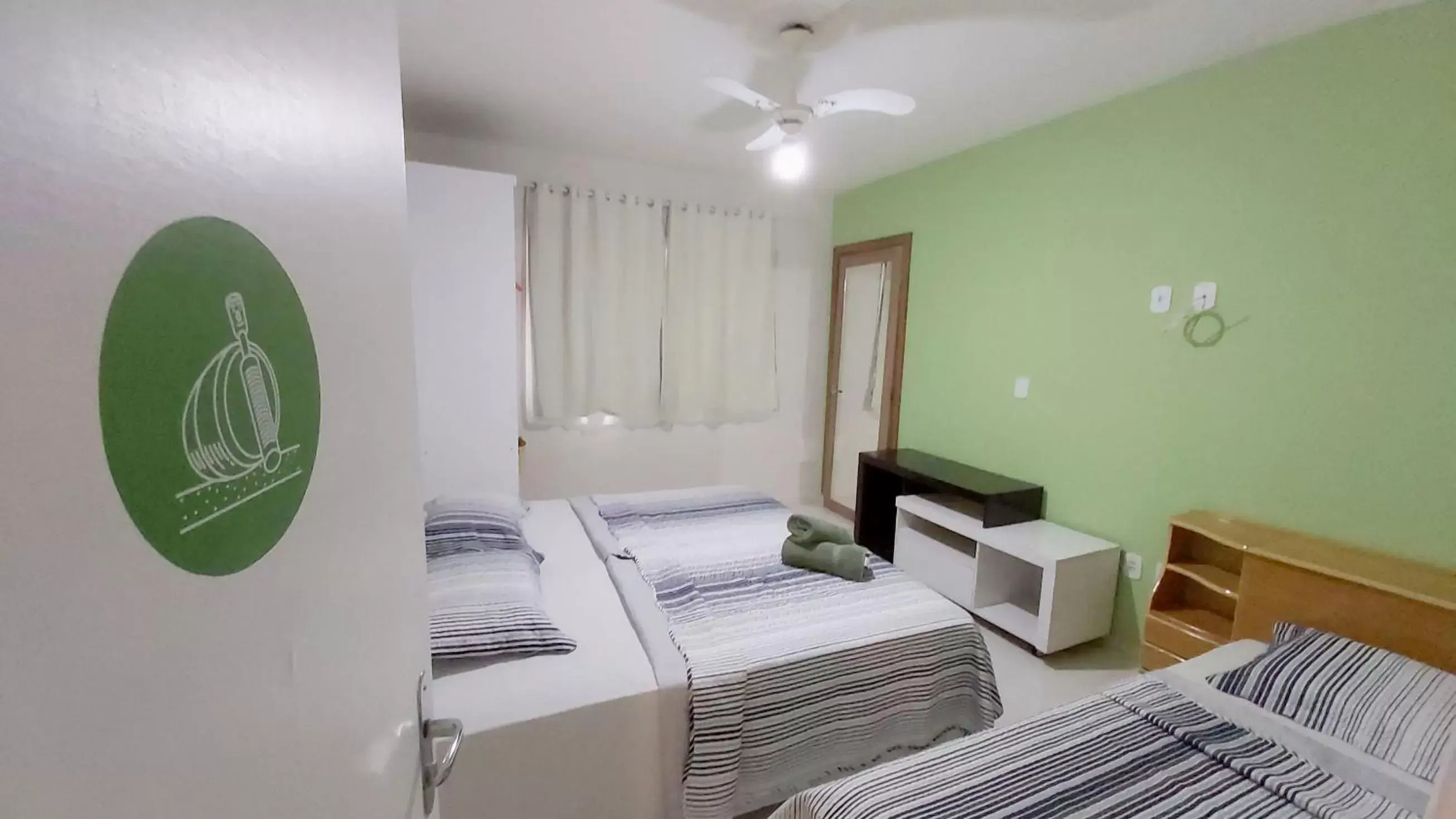 Quarto quadruplo com Banheiro compartilhado - single occupancy in A Casa Morro do Moreno Quarto quadruplo com Banheiro compartilhado - single occupancy in A Casa Morro do Moreno