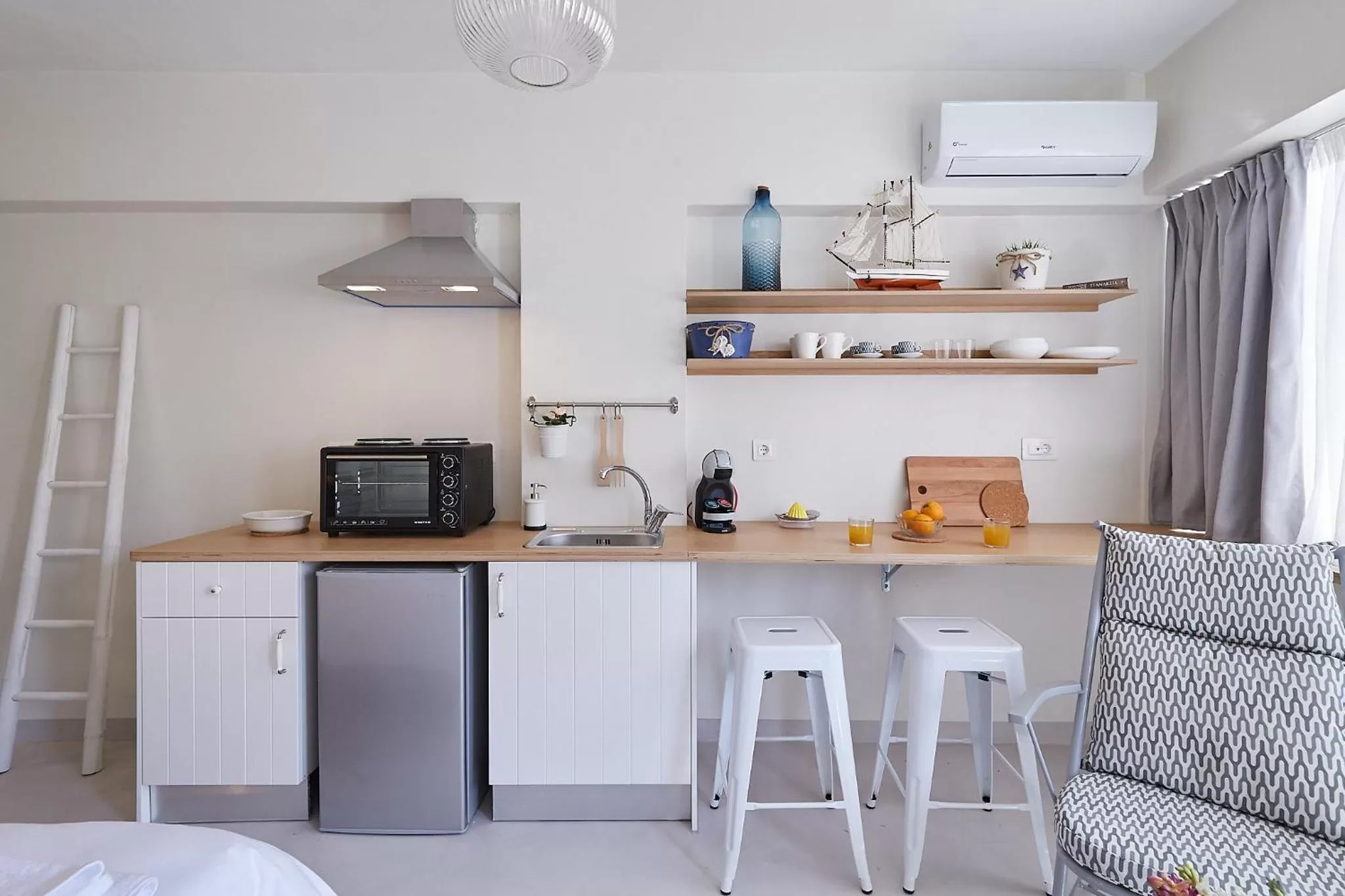 Kitchen or kitchenette, Kitchen/Kitchenette in toStay-Unique apartment hotel in Athens center!