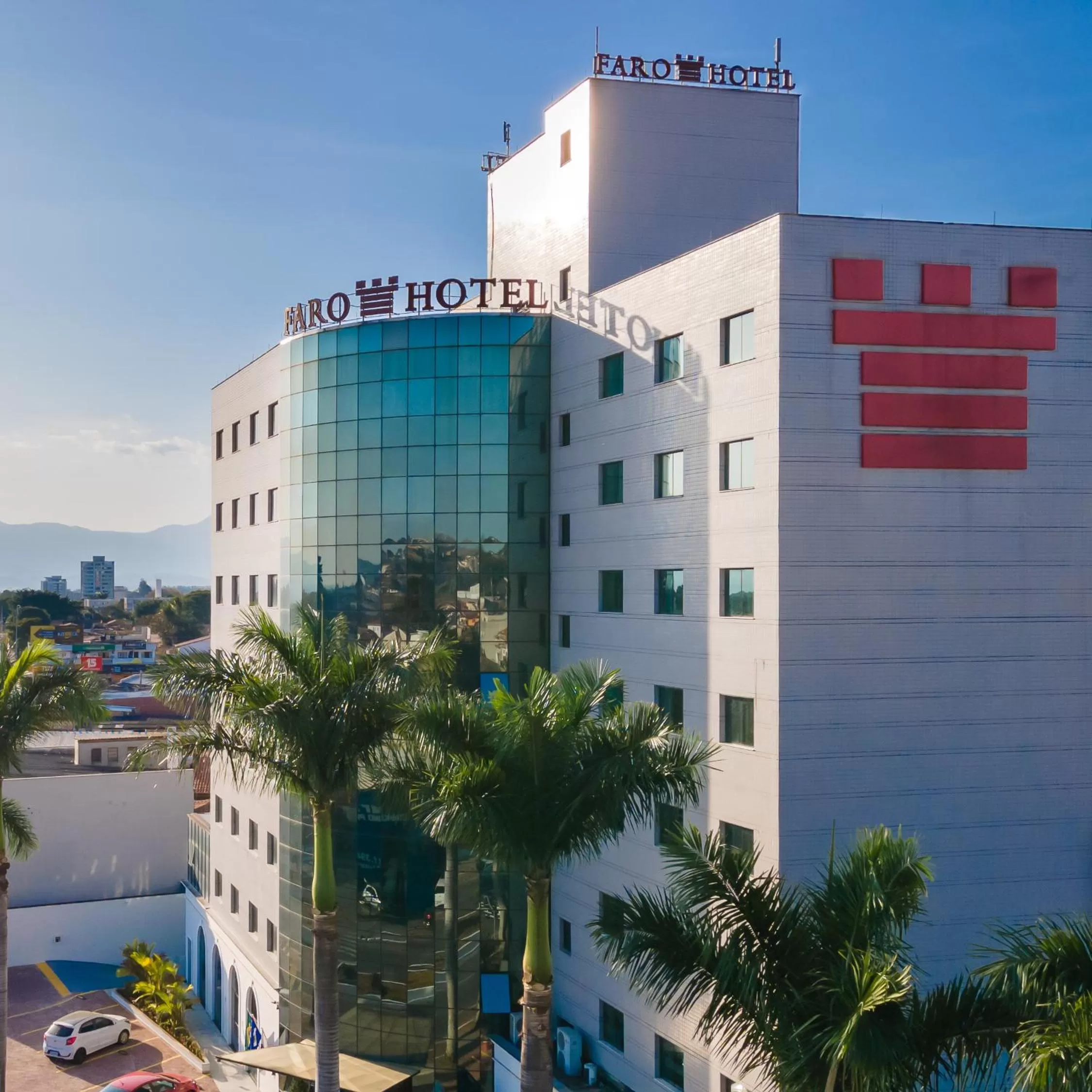 Property building in Faro Hotel Taubaté