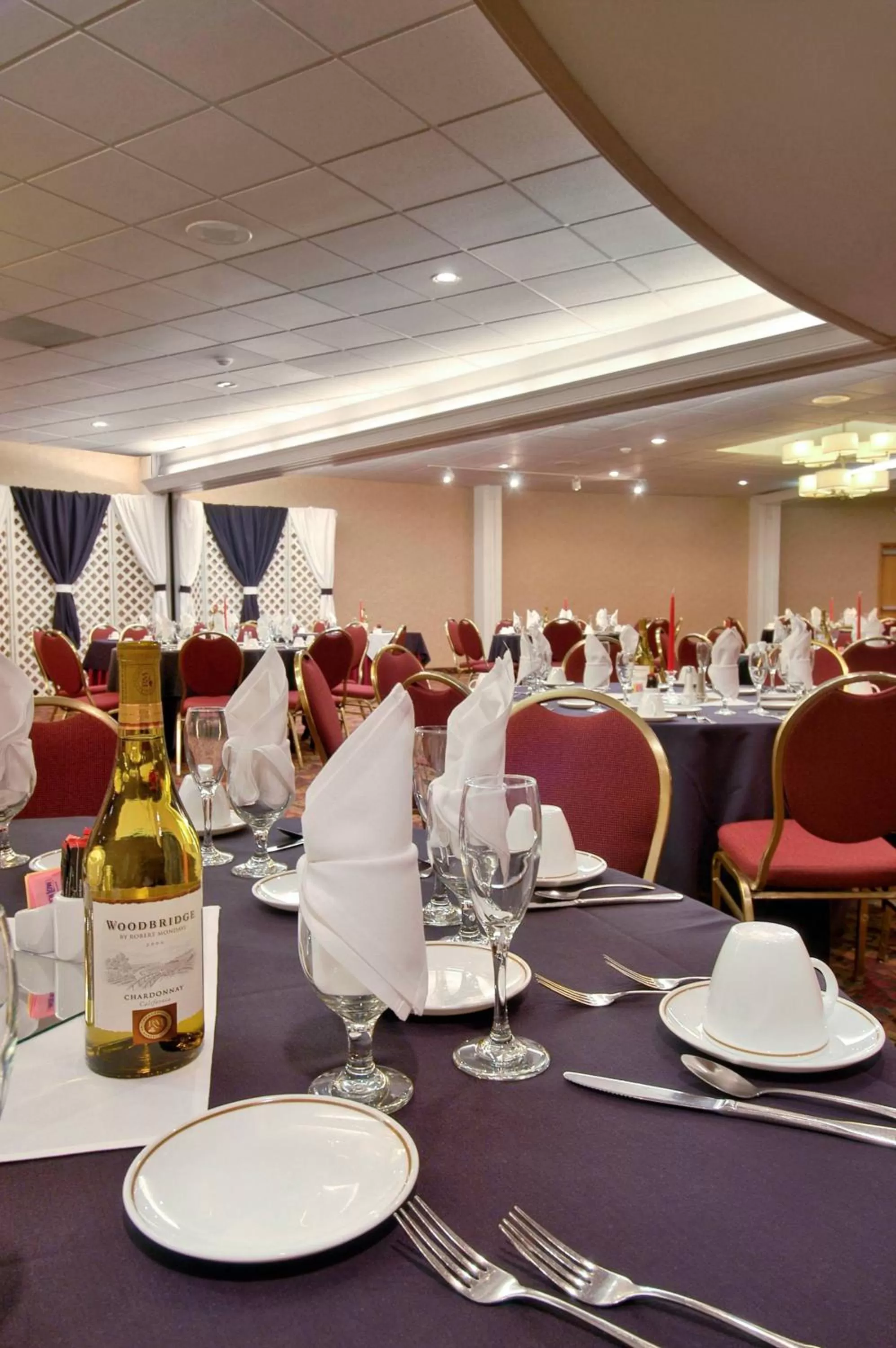 Restaurant/places to eat in Red Lion Hotel Coos Bay