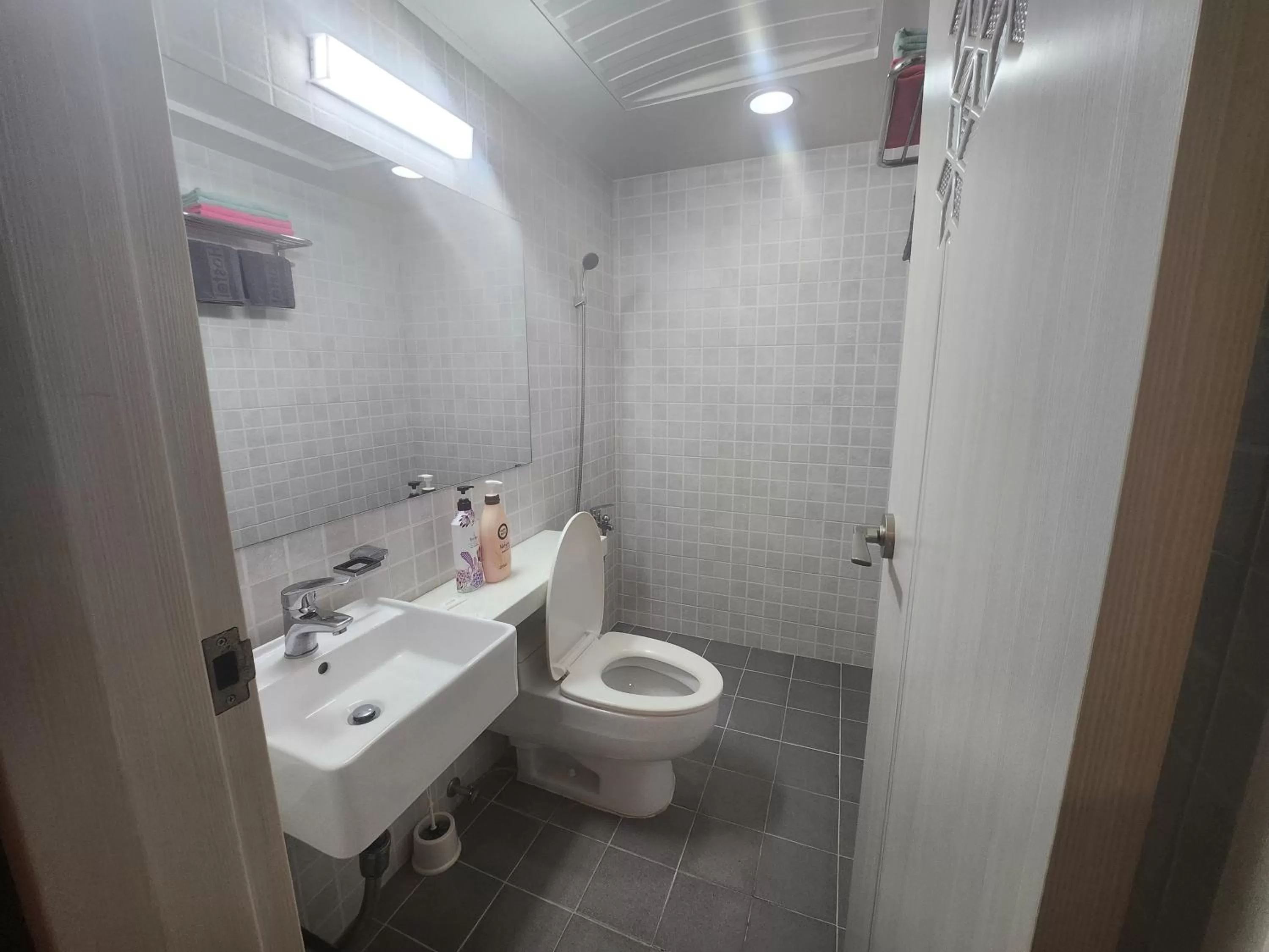 Shower in Olive hostel R(Residence)