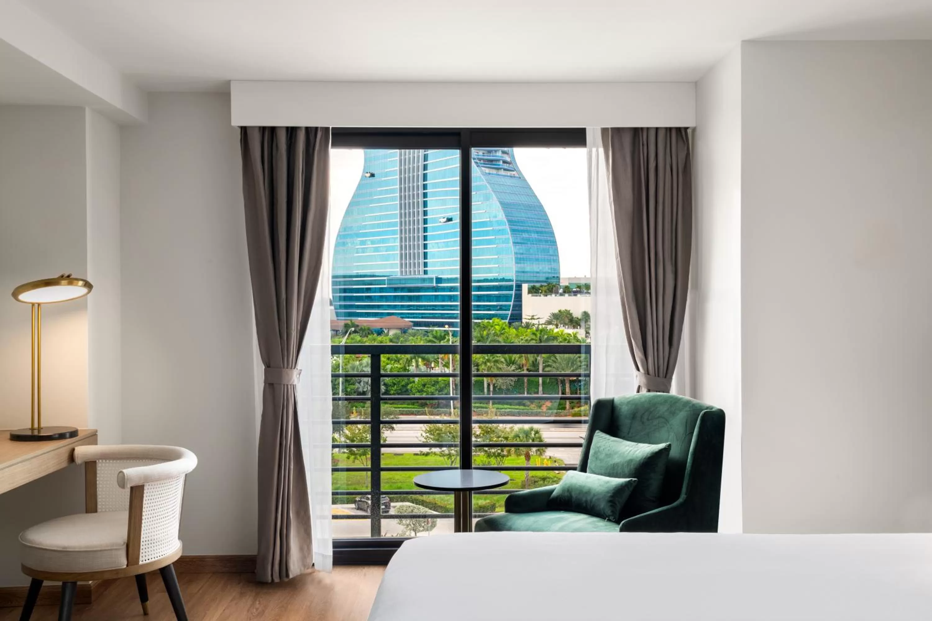 View (from property/room), Bed in Dolce by Wyndham Hollywood