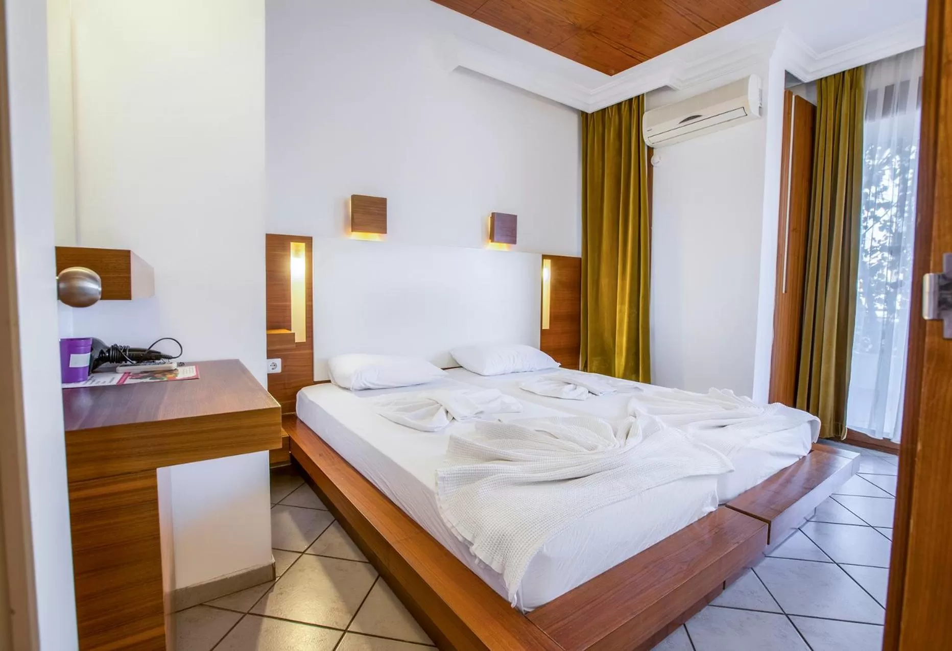 Bedroom, Bed in Villa Sonata