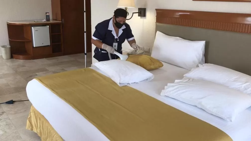 Decorative detail, Bed in Hotel Olmeca Plaza