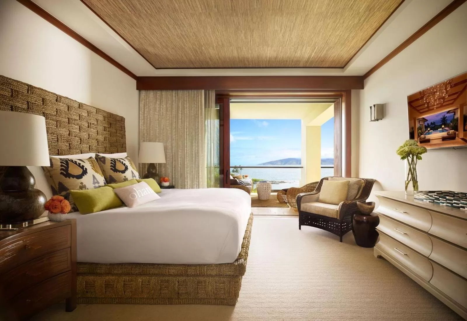 Sea view, Bed in Montage Kapalua Bay