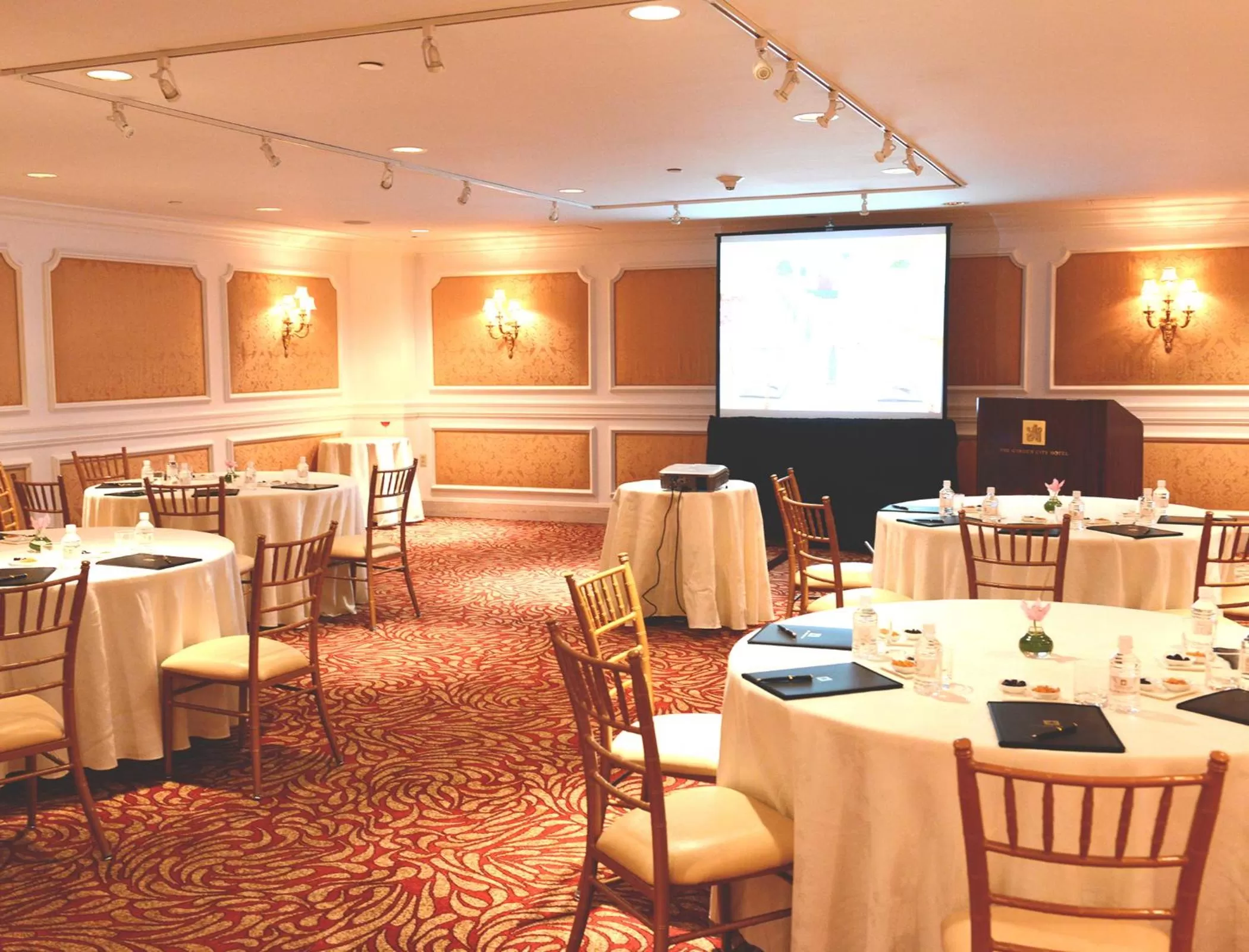 Banquet/Function facilities in Garden City Hotel