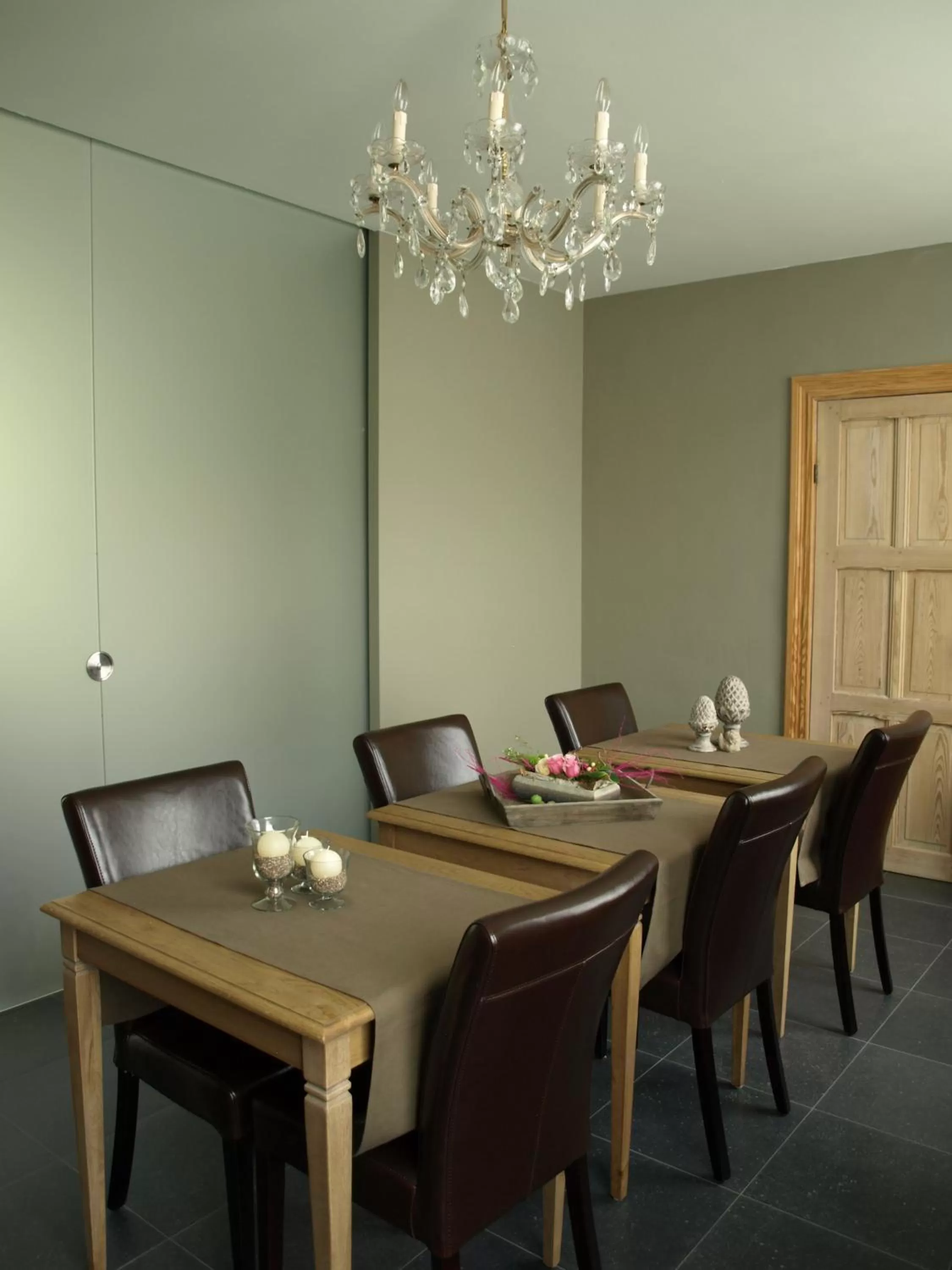 Restaurant/places to eat in B&B Pastorie van Merkem