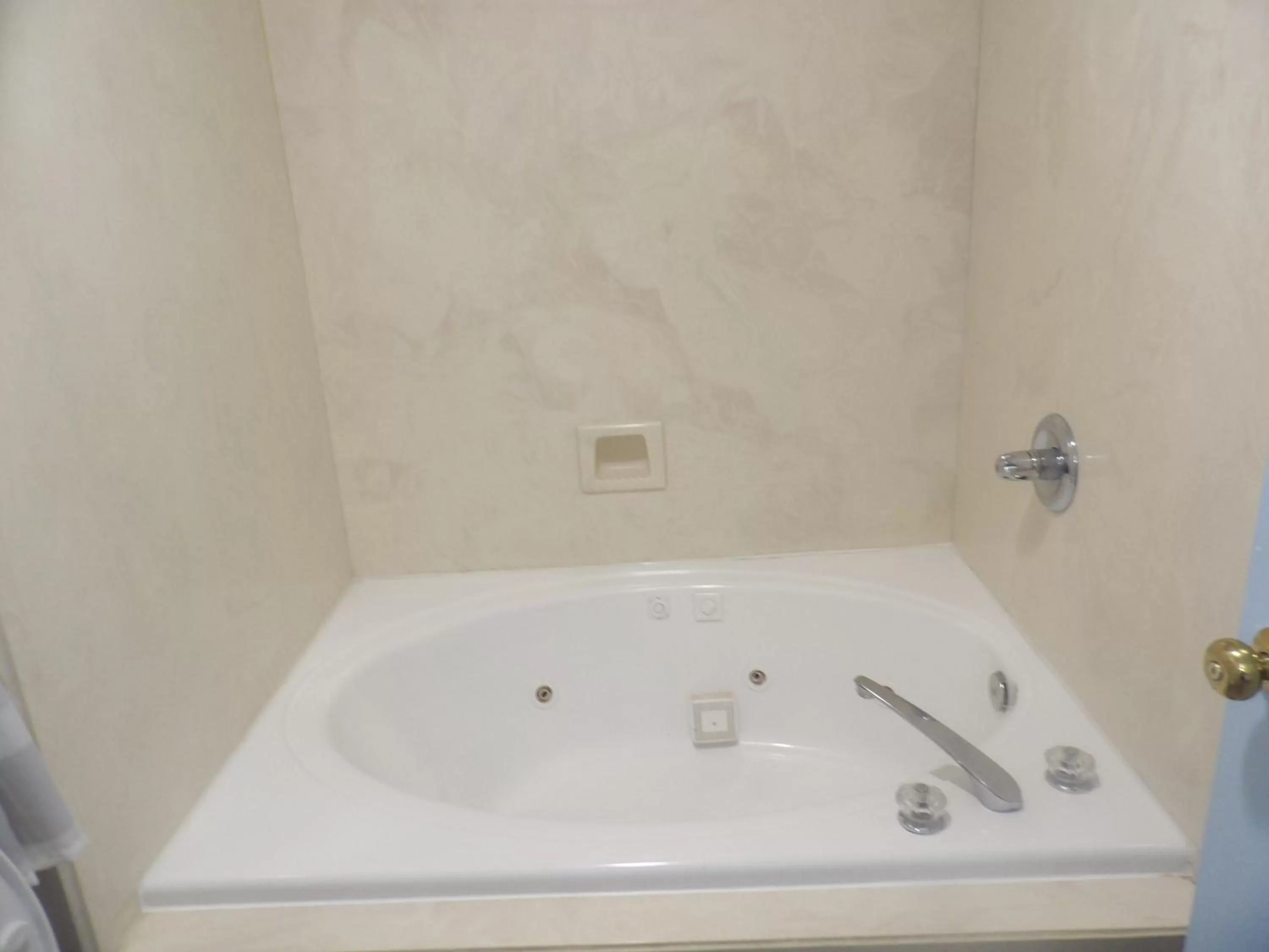 Super 8 by Wyndham Ocean Springs Biloxi