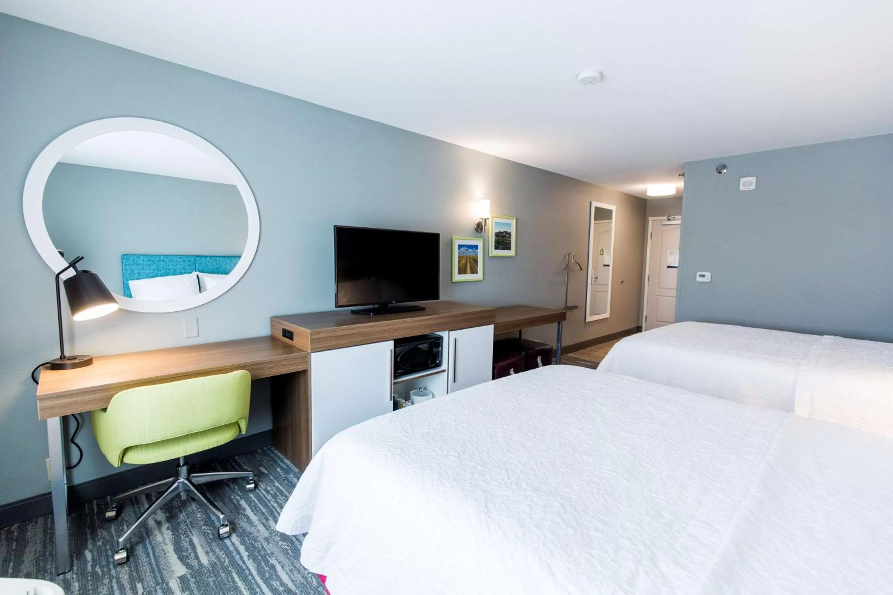 Bedroom, Bed in Hampton Inn Bismarck