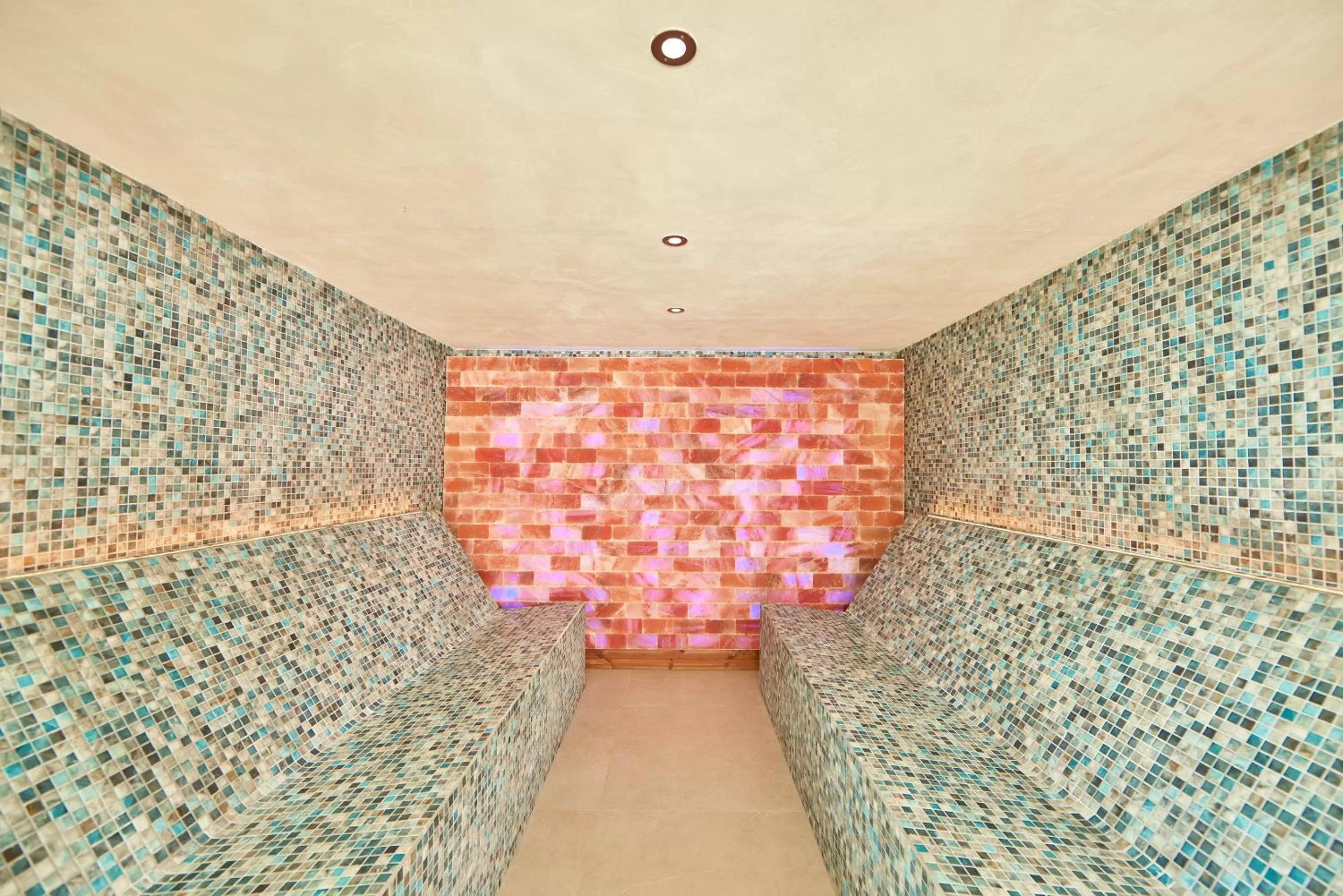 Hot Spring Bath in Universal Hotel Lido Park & Spa