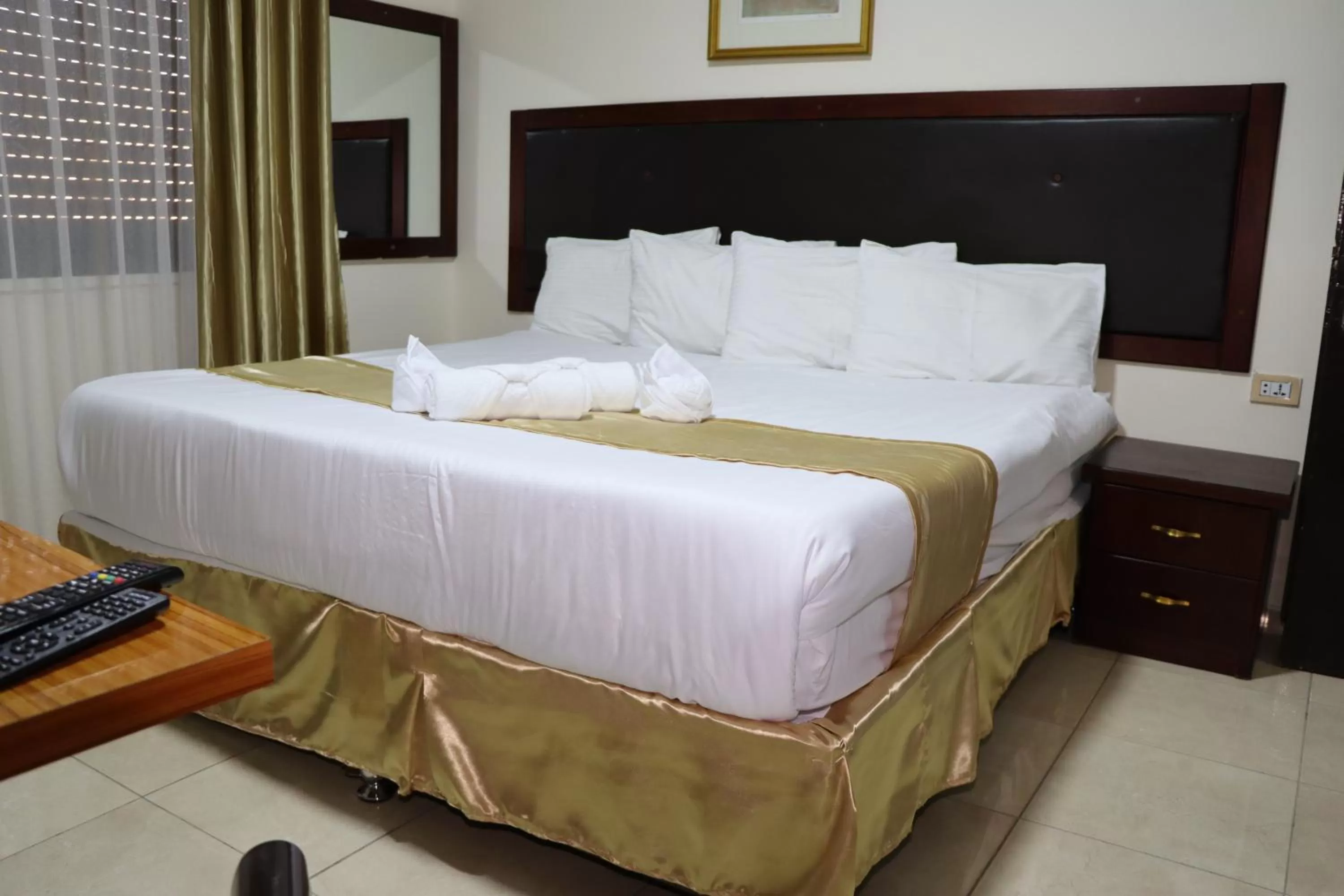Bed in Al Jamal Suites