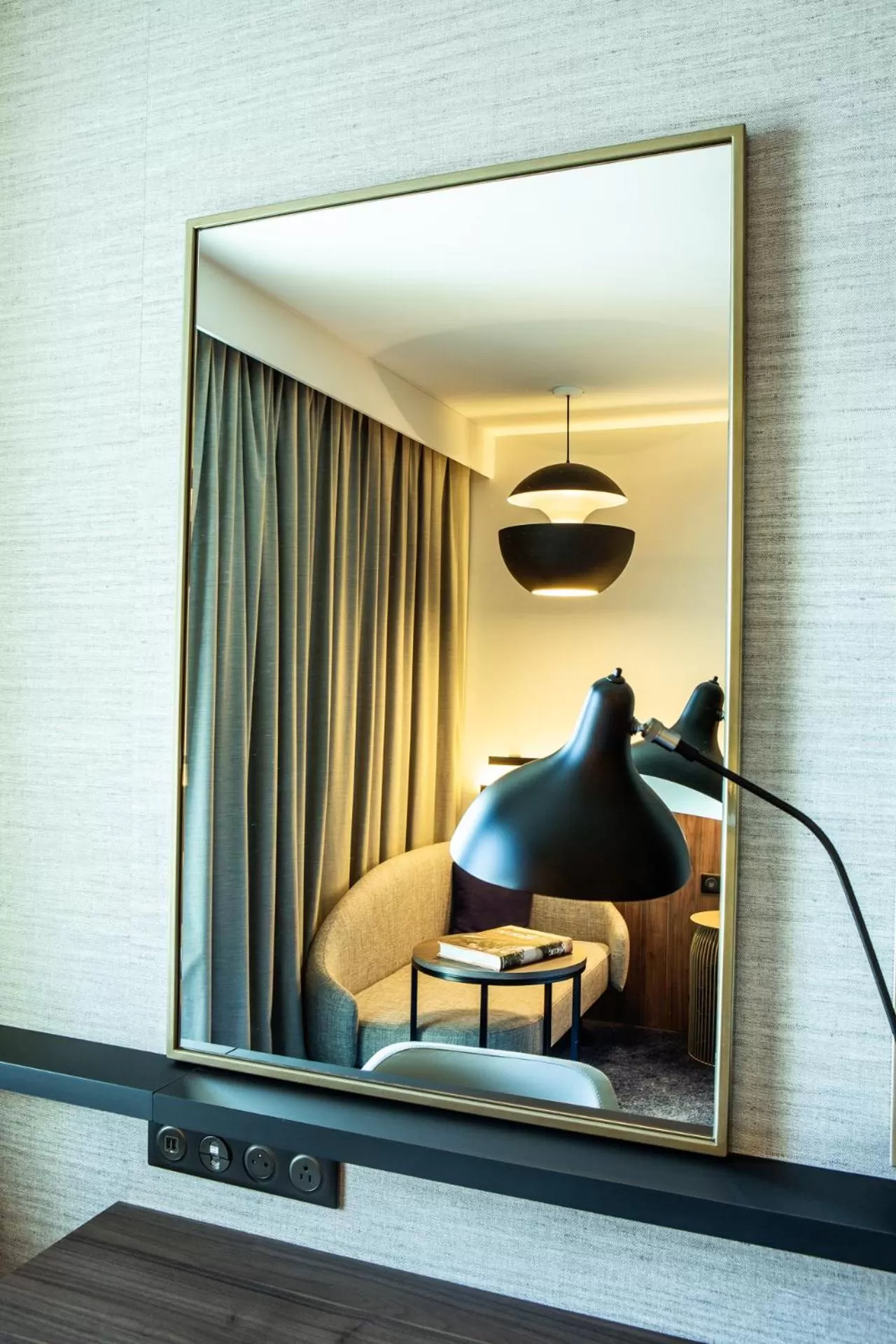 Seating area in Crowne Plaza - Nice - Grand Arenas by IHG