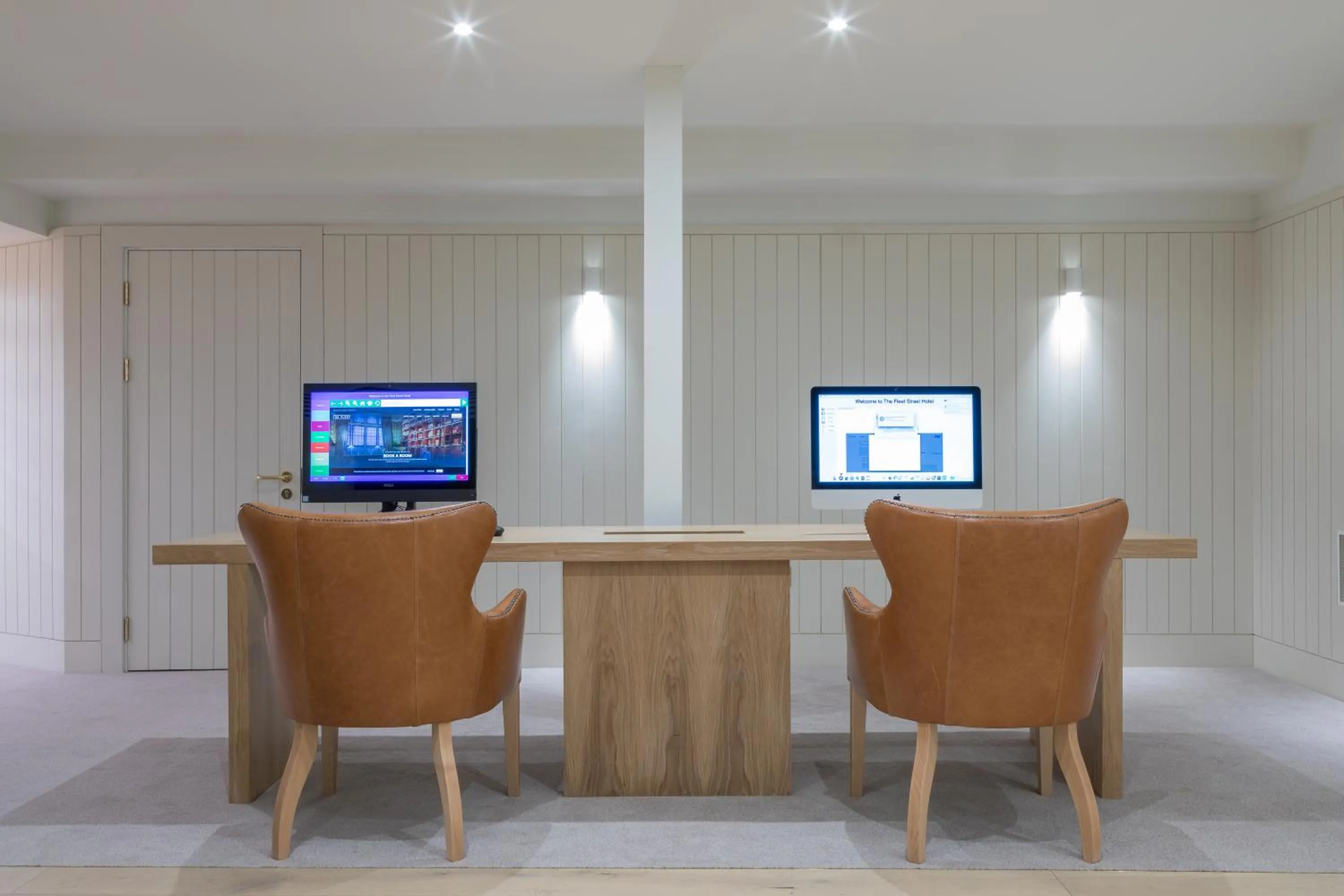 Business facilities in The Fleet