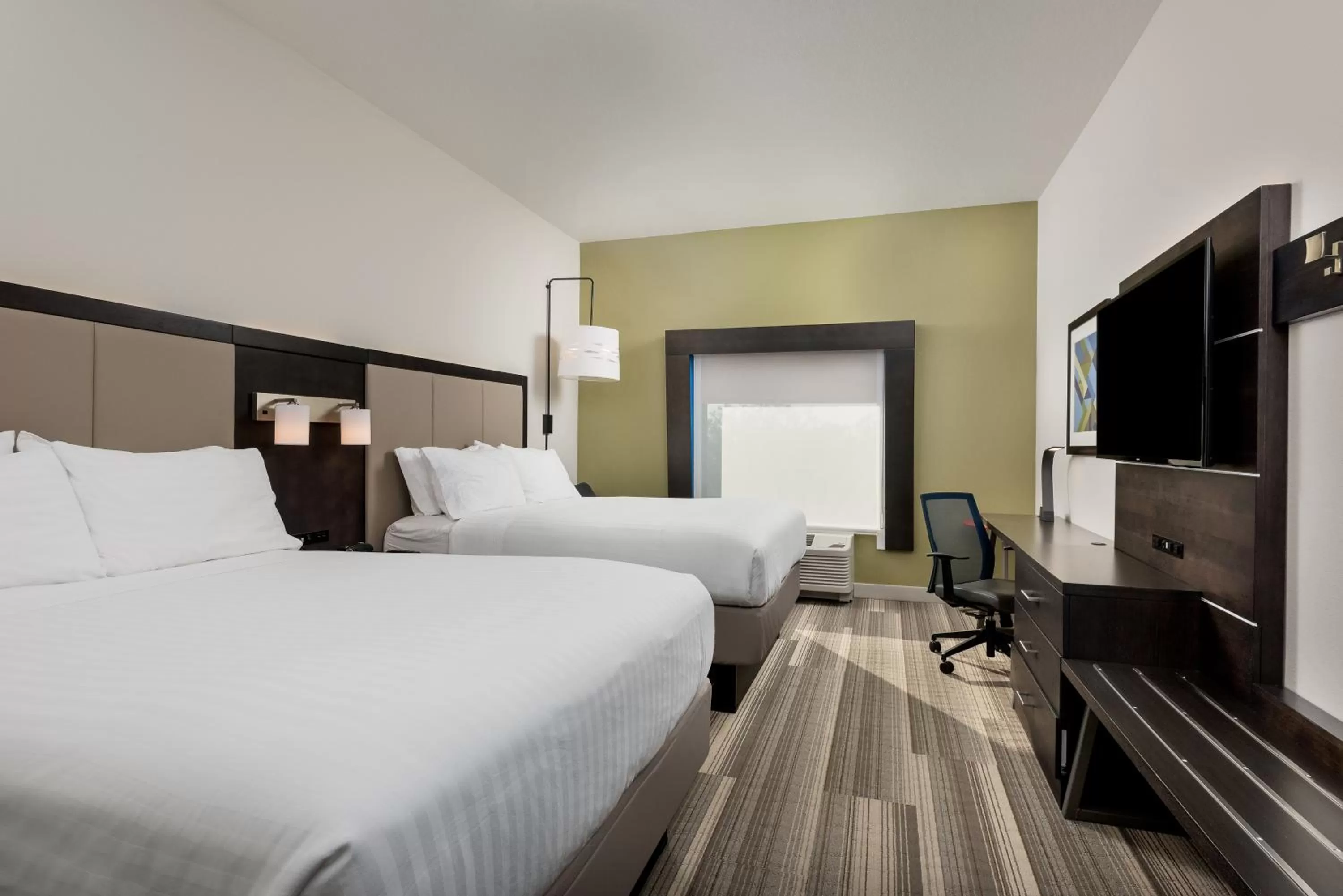 Photo of the whole room in Holiday Inn Express & Suites Lakeland South by IHG