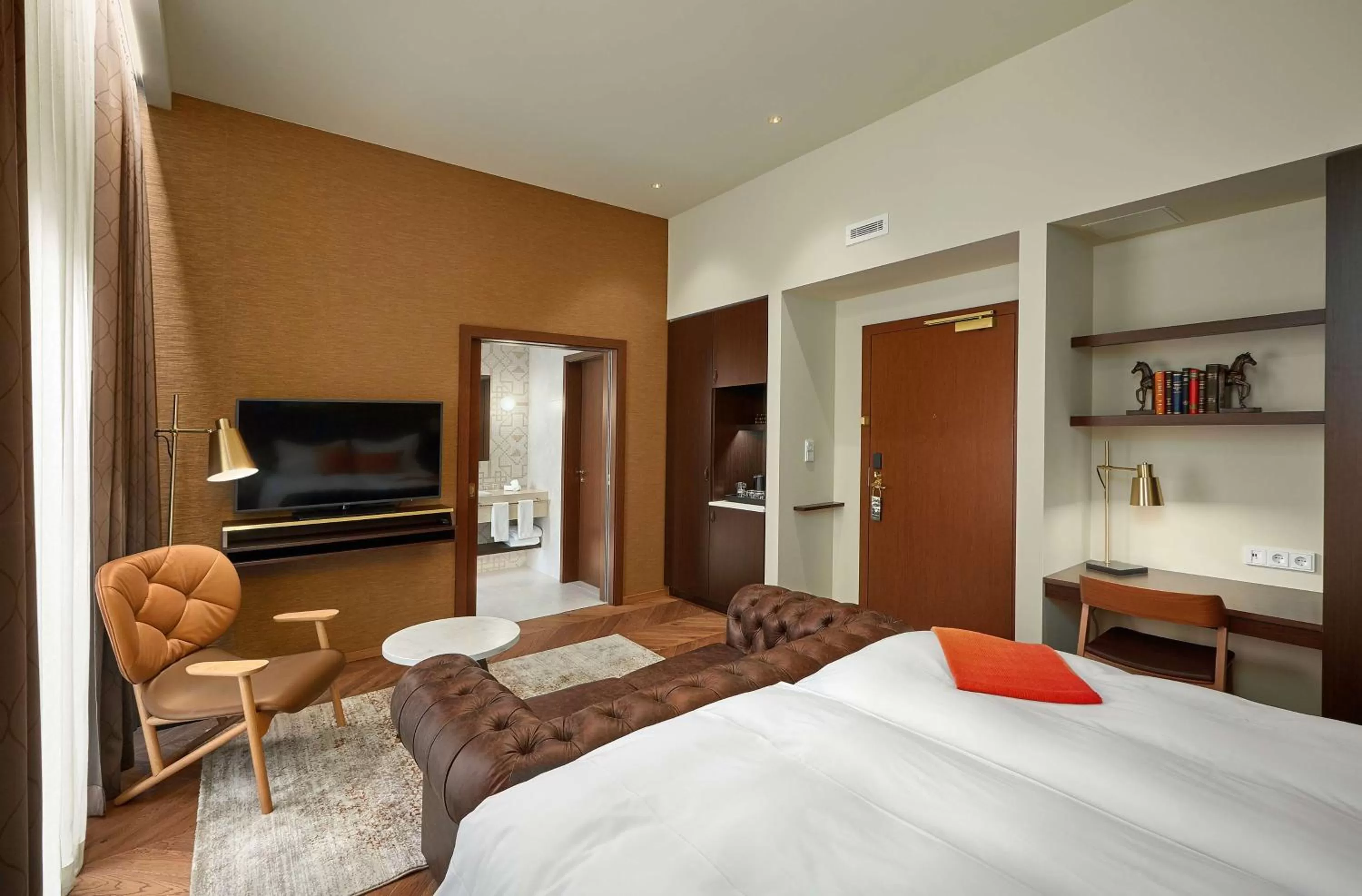 Bedroom, Bed in Reykjavik Konsulat Hotel, Curio Collection By Hilton