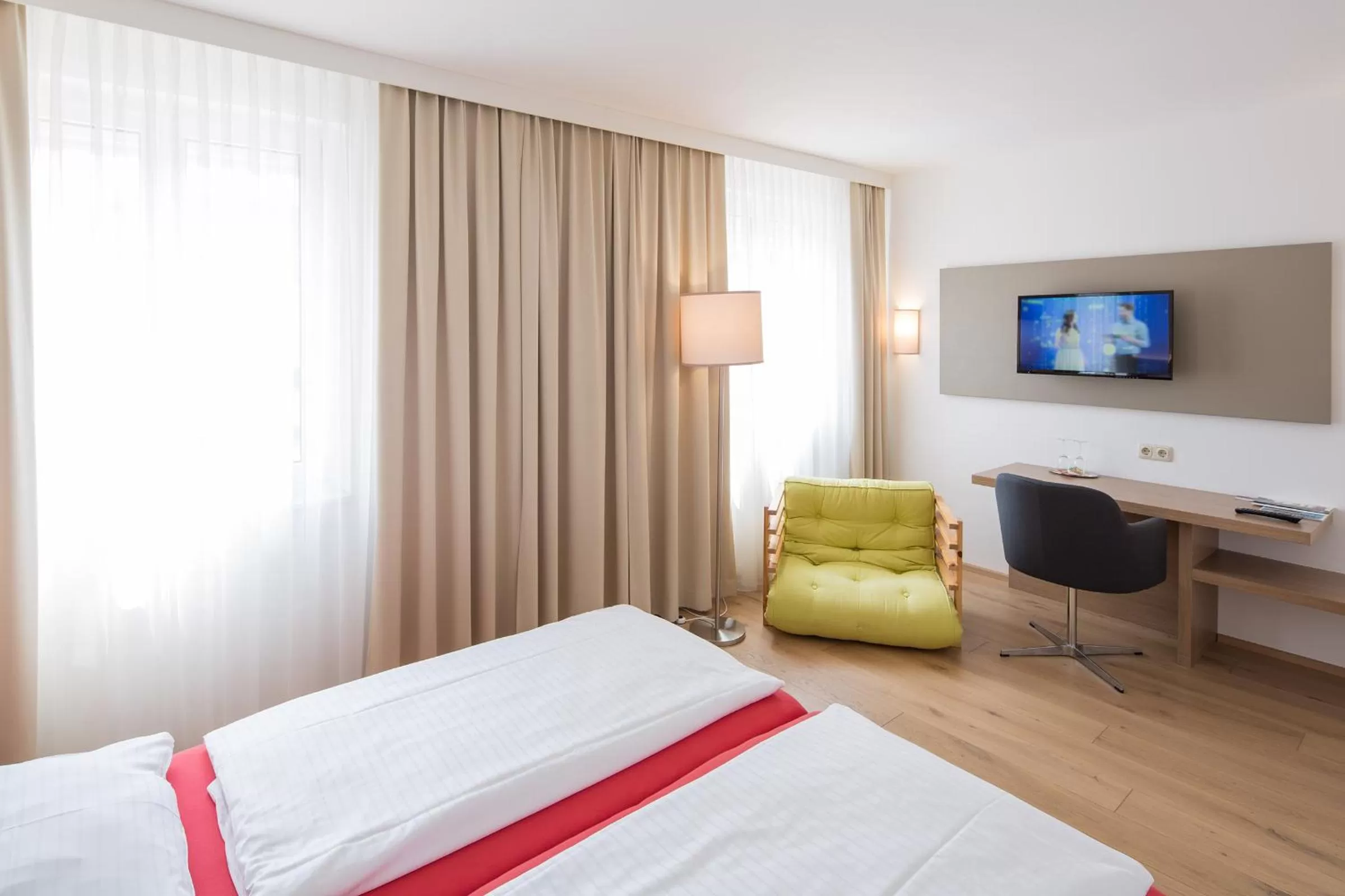 Bedroom, Bed in Hotel Stadt Melk