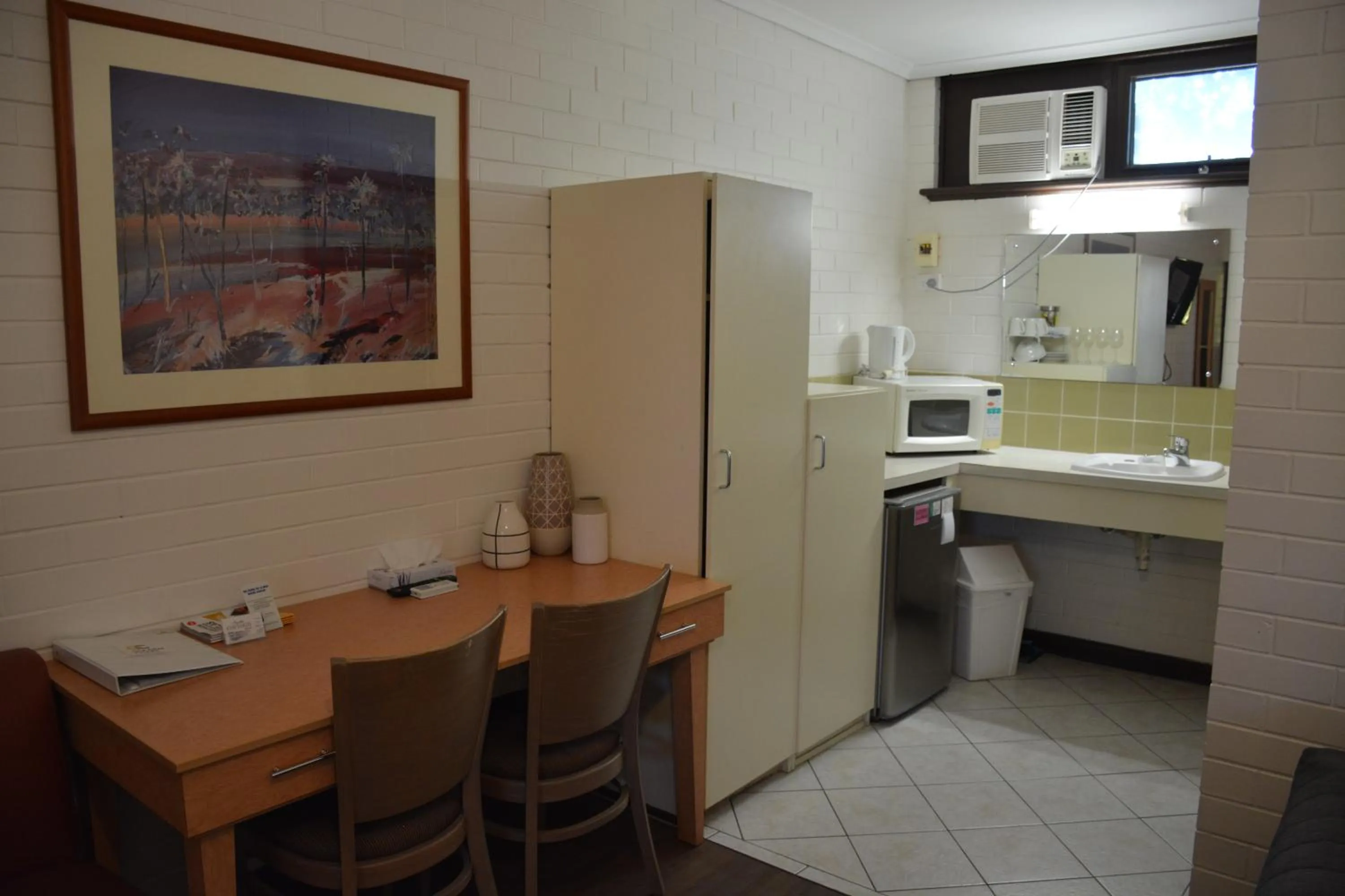 Kitchen or kitchenette in Angaston Vineyards Motel