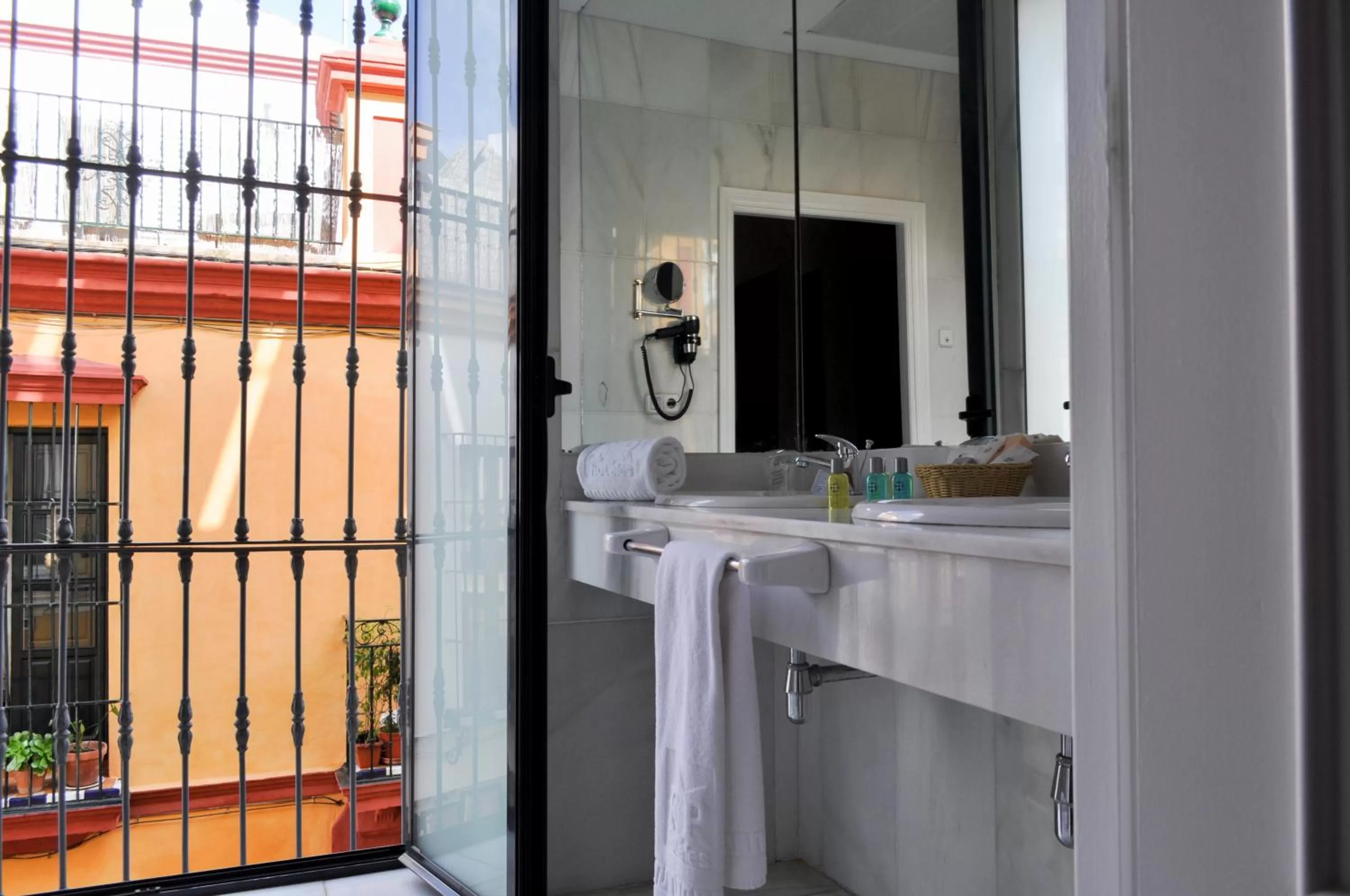 Bathroom in Hotel San Gil